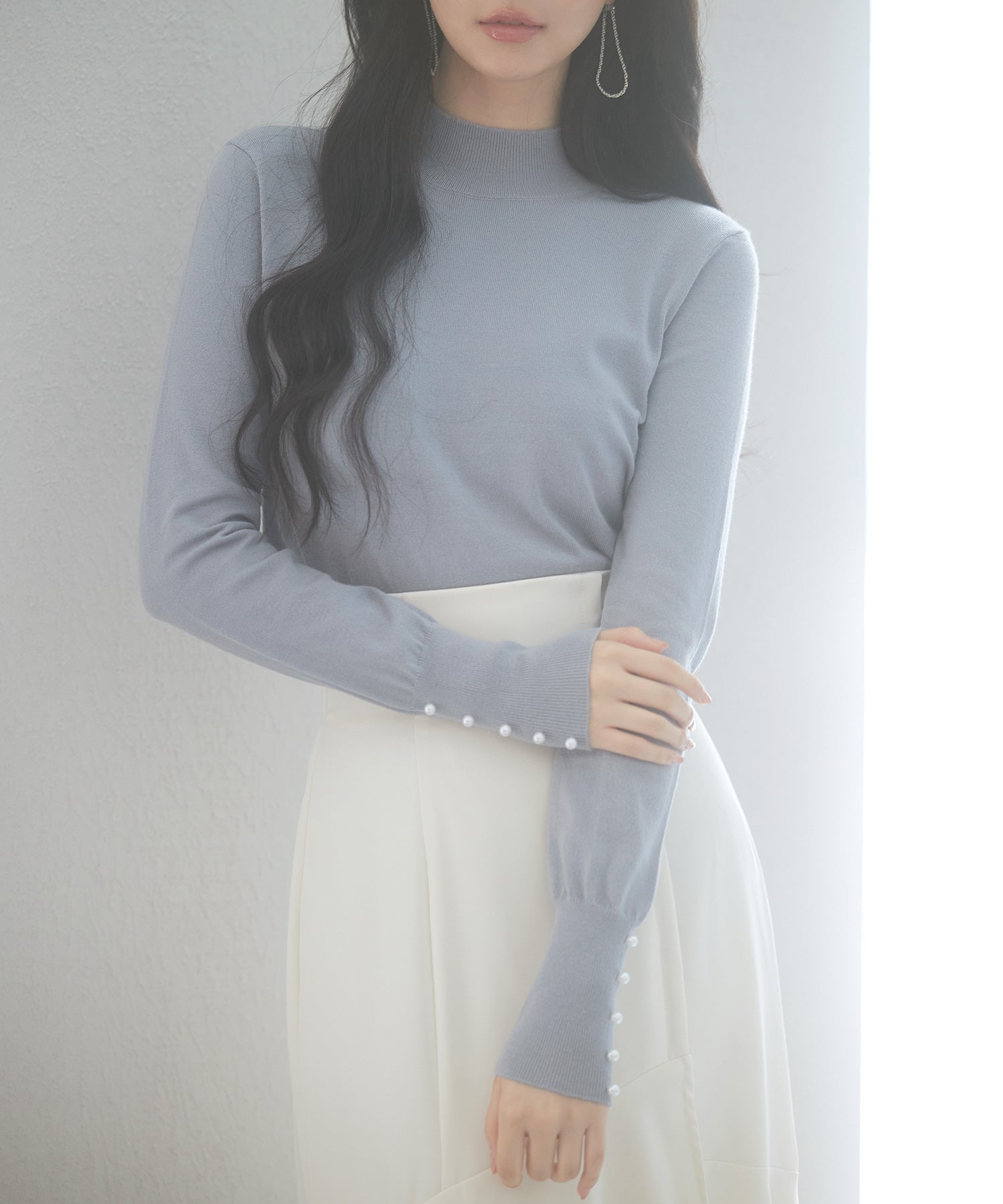 パールボタン付きプチハイネックニットプルオーバーxyf2150 ブルーグレー
