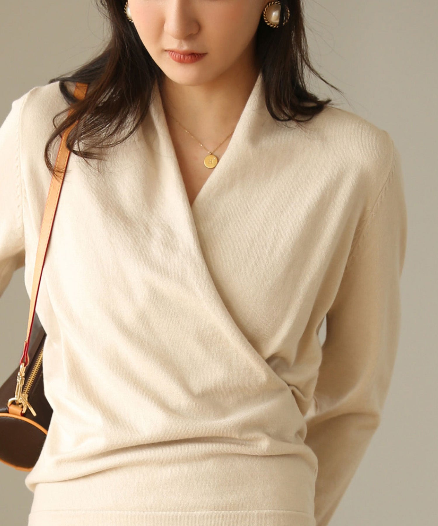 授乳もオフィスも両立カシュクールネックニットトップスxyf9368 ベージュ