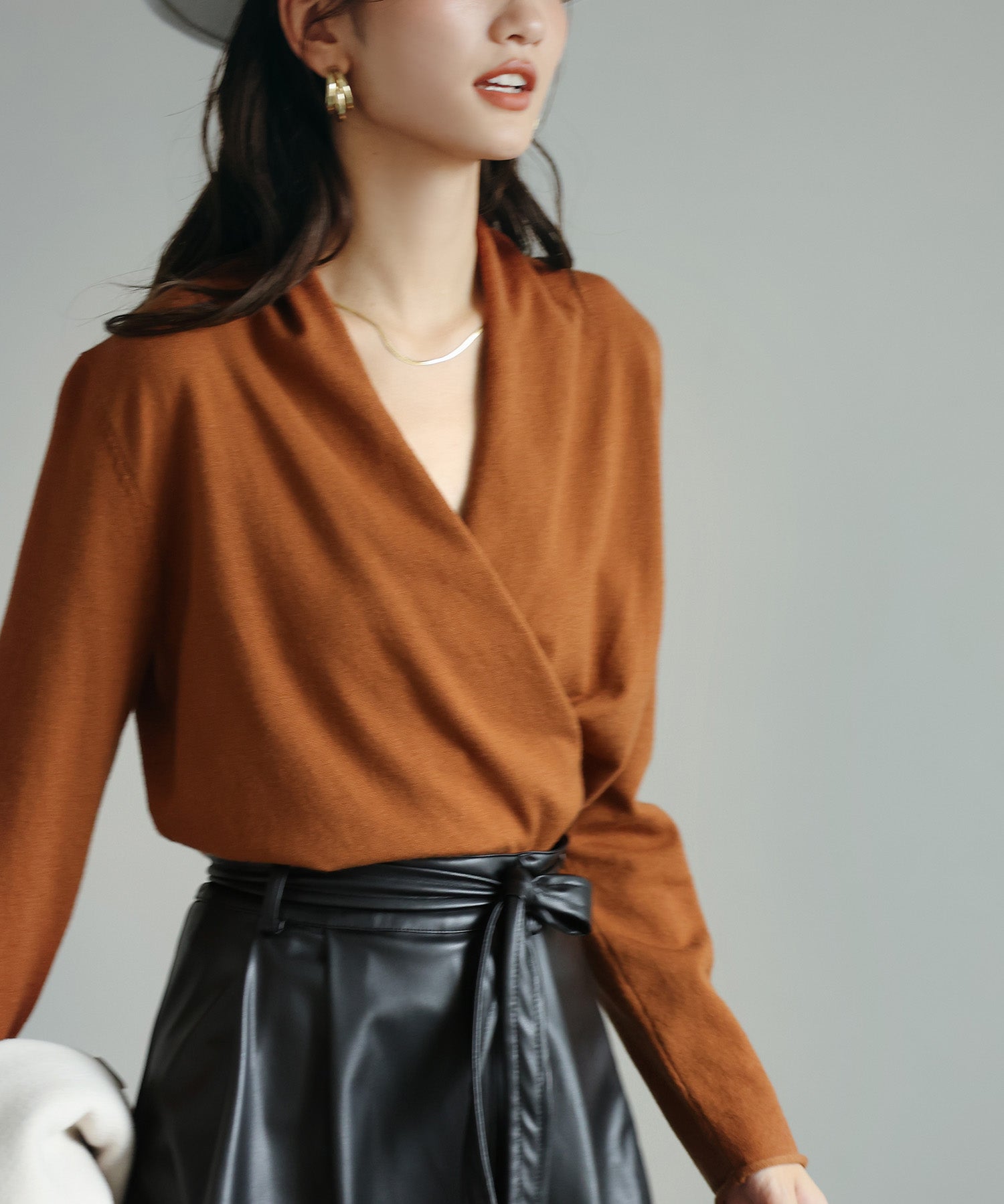 授乳もオフィスも両立カシュクールネックニットトップスxyf9368 ブラウン