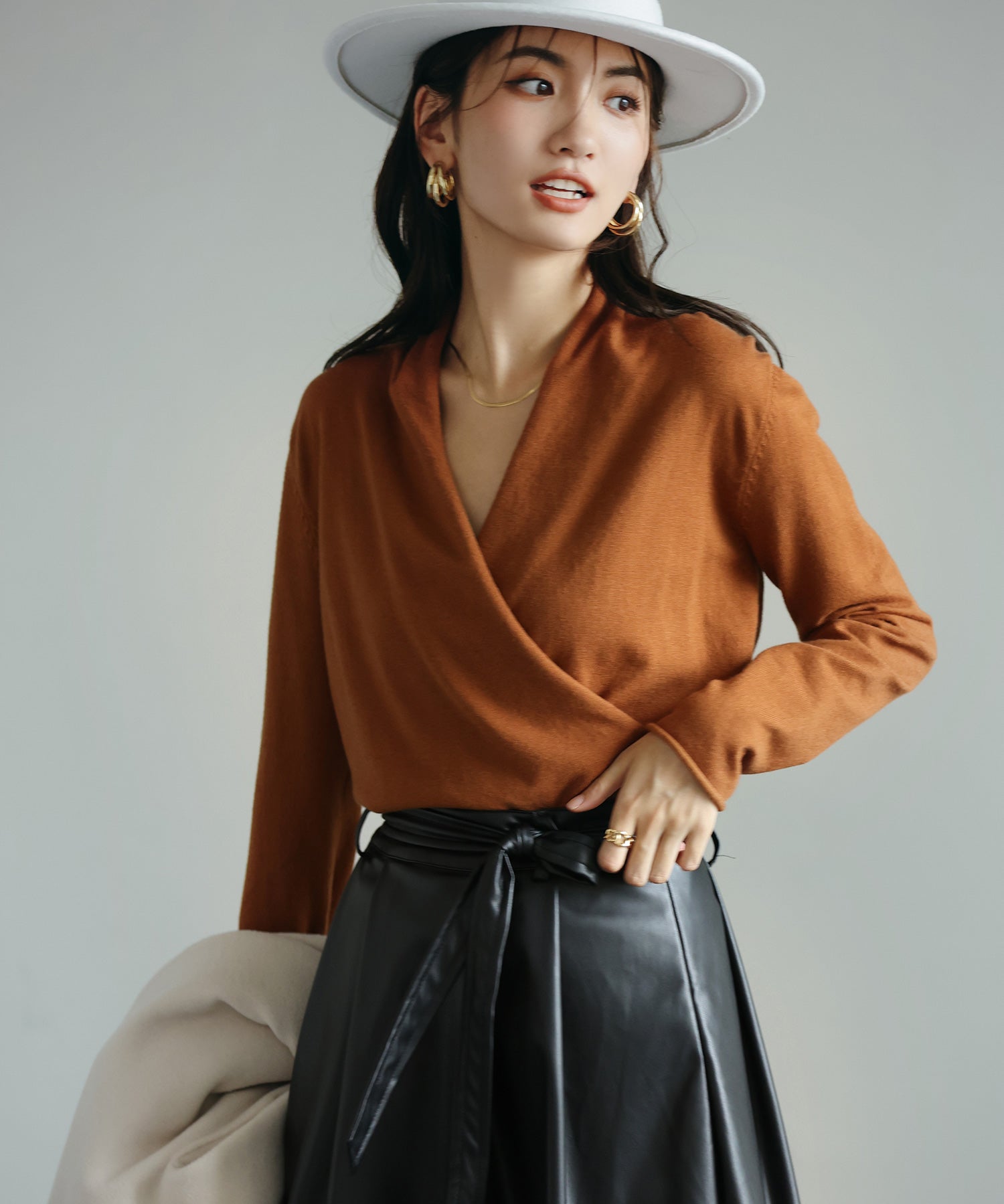 授乳もオフィスも両立カシュクールネックニットトップスxyf9368 ブラウン