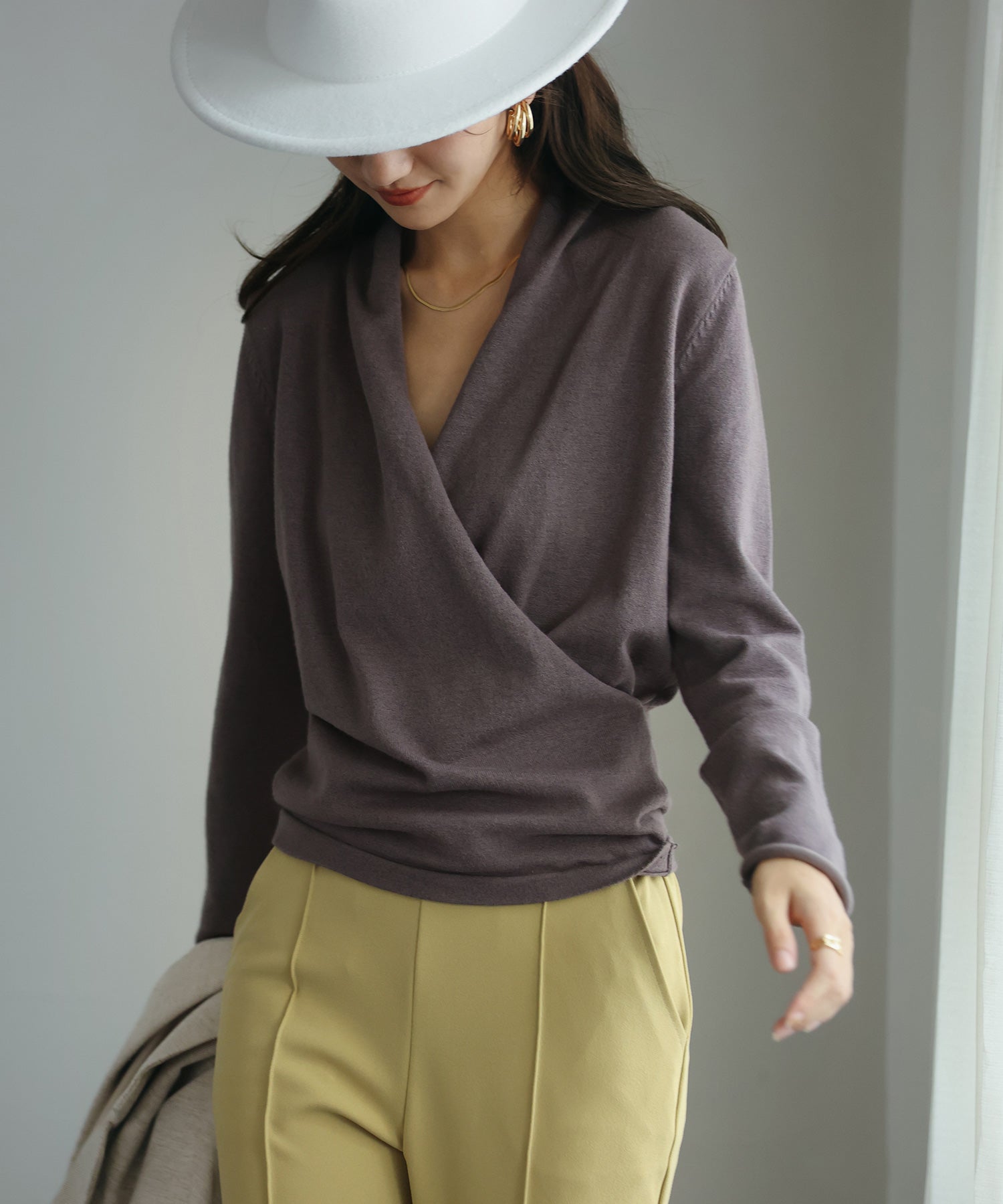 授乳もオフィスも両立カシュクールネックニットトップスxyf9368 チャコール