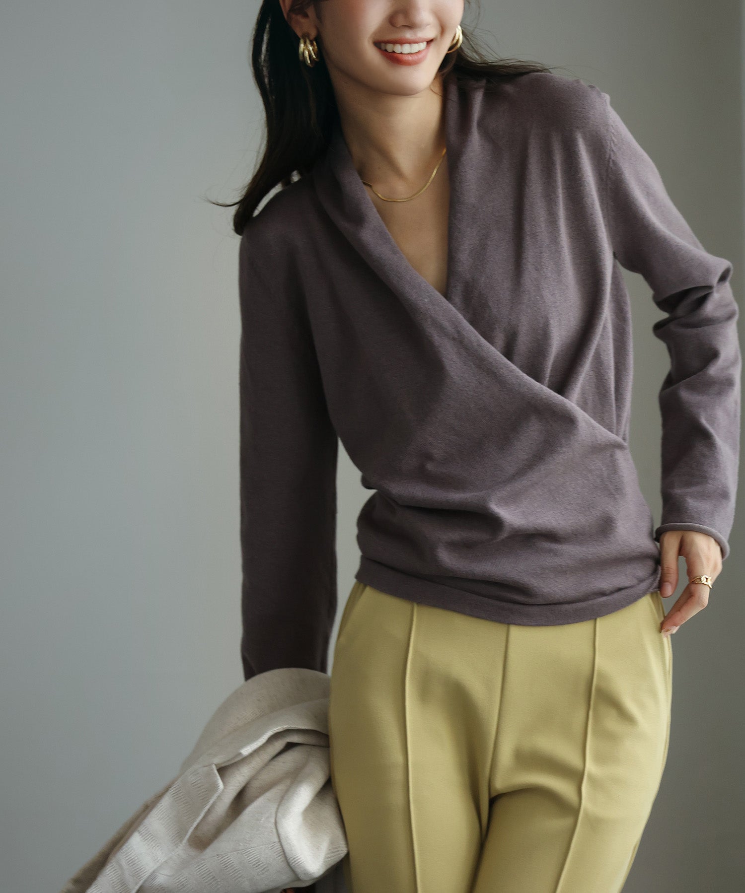 授乳もオフィスも両立カシュクールネックニットトップスxyf9368 チャコール