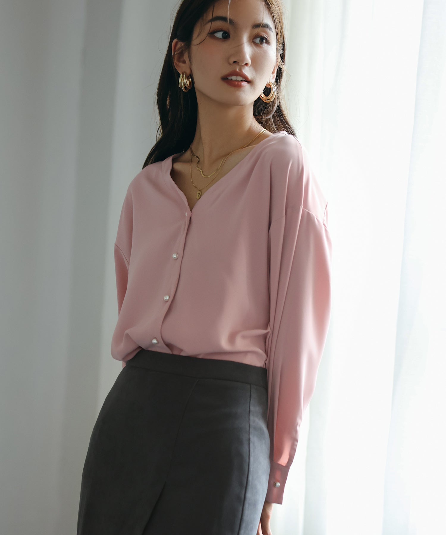 バックVネックシフォンブラウスxyz2413-102-26