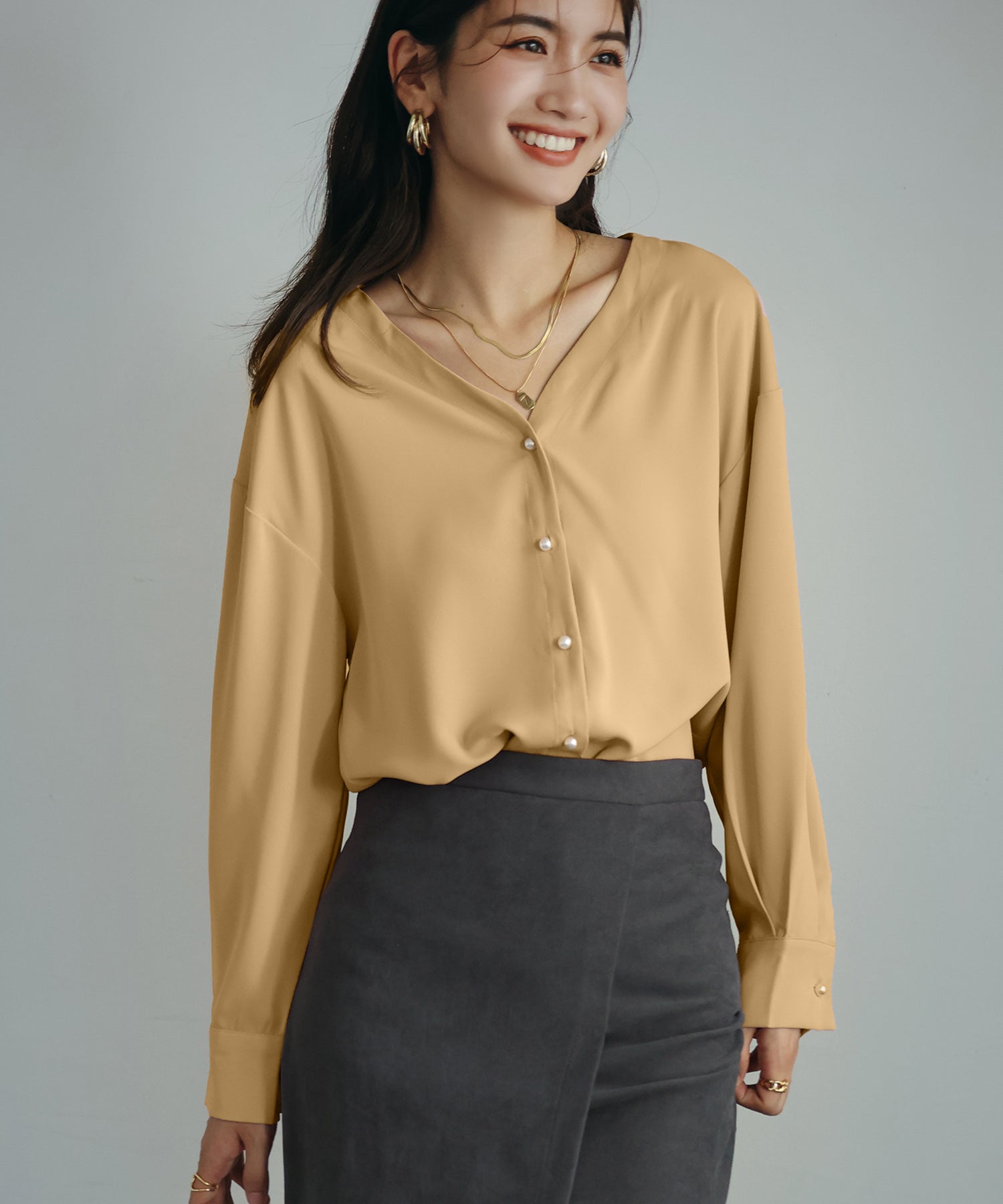 シフォン様 バックVネックシフォンブラウスxyz2413 ライトブラウン – [公式]SAISON