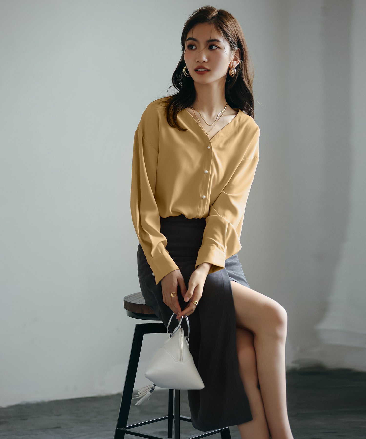 バックVネックシフォンブラウスxyz2413 ライトブラウン