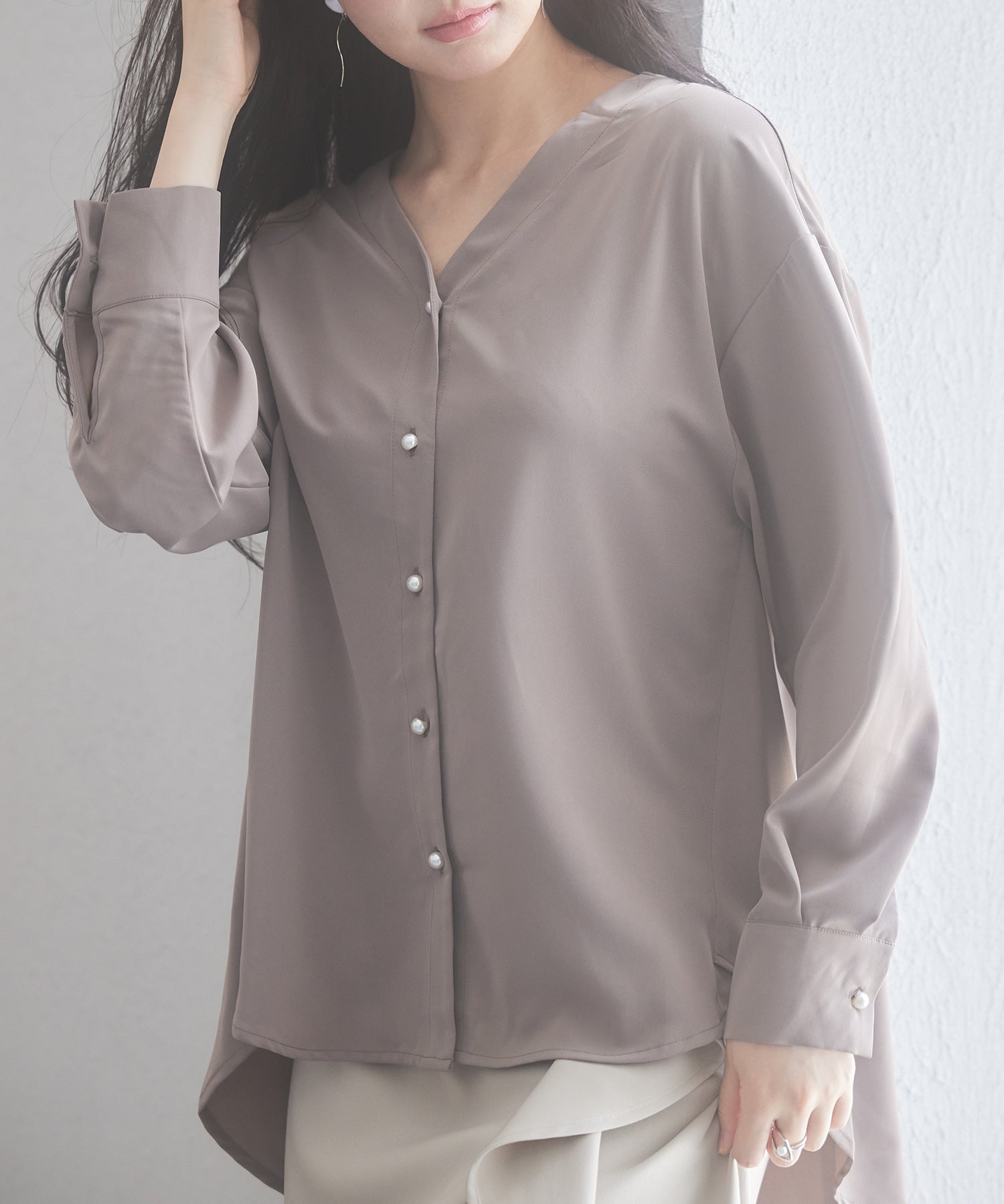 バックVネックシフォンブラウスxyz2413 モカ