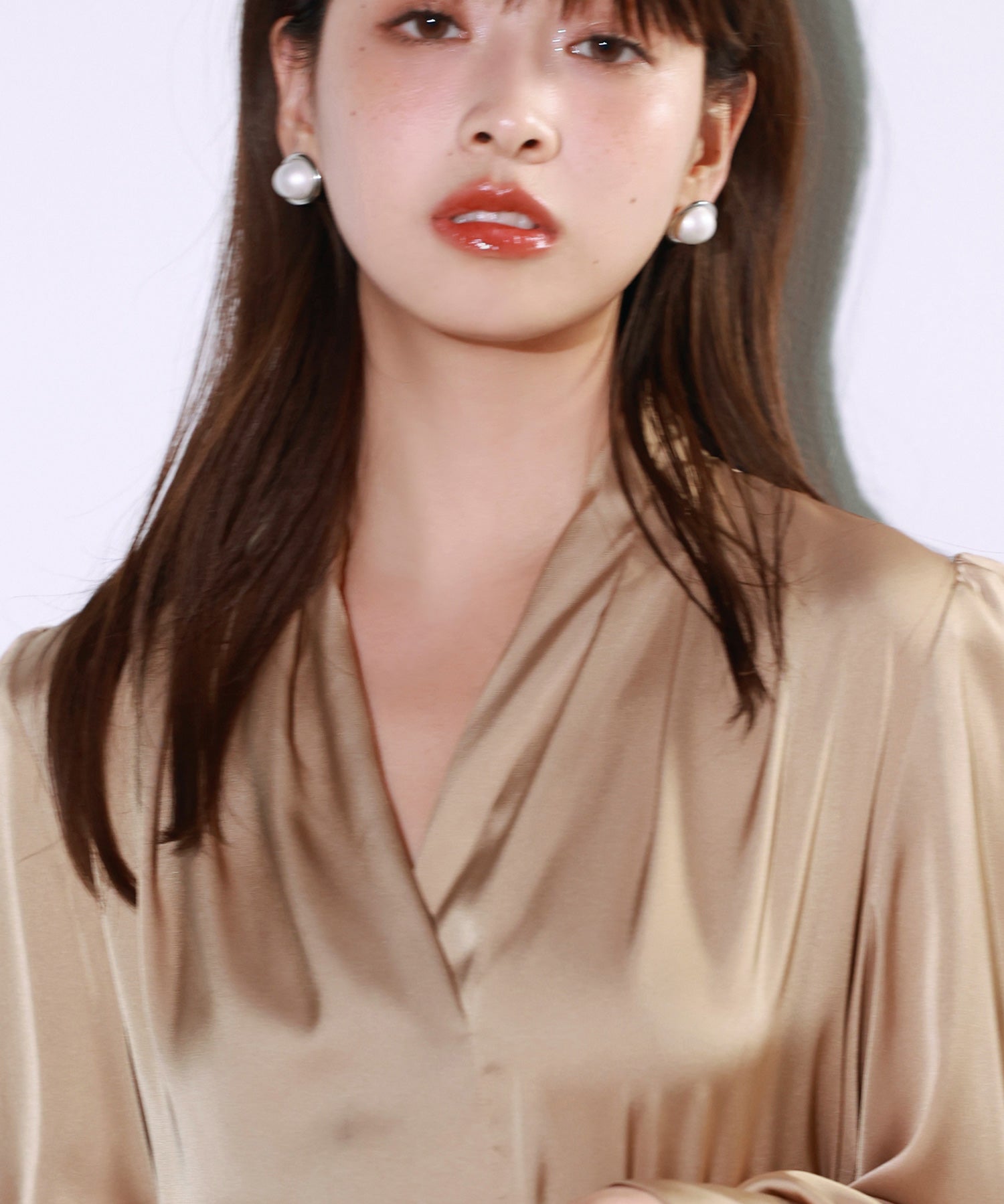 サテン素材ショルダータックブラウスsdp0040 ダークベージュ