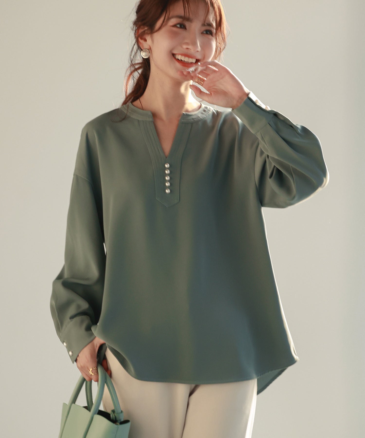 パール付きキーネックブラウスsdp0046-102-35