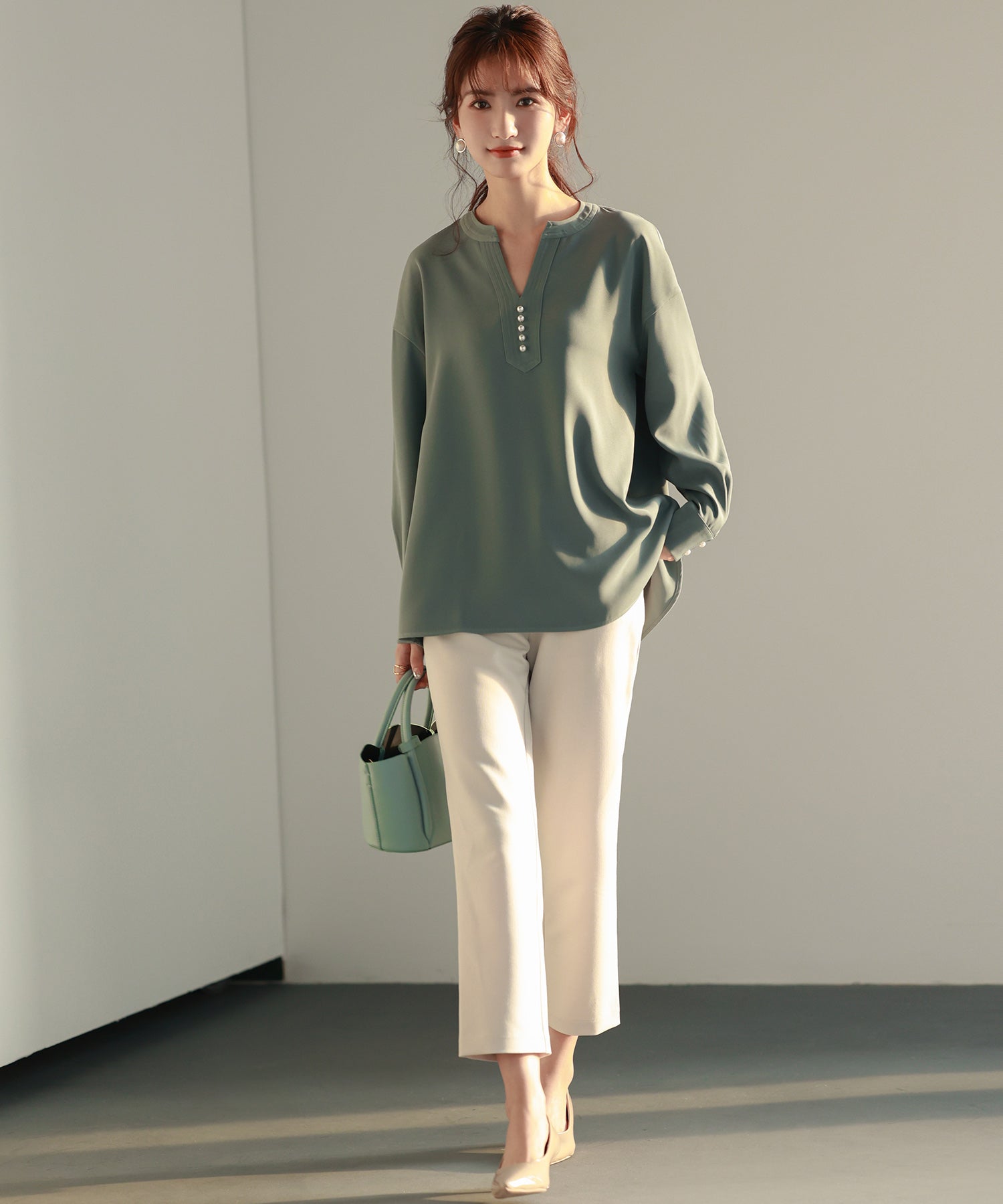 パール付きキーネックブラウスsdp0046 グリーン