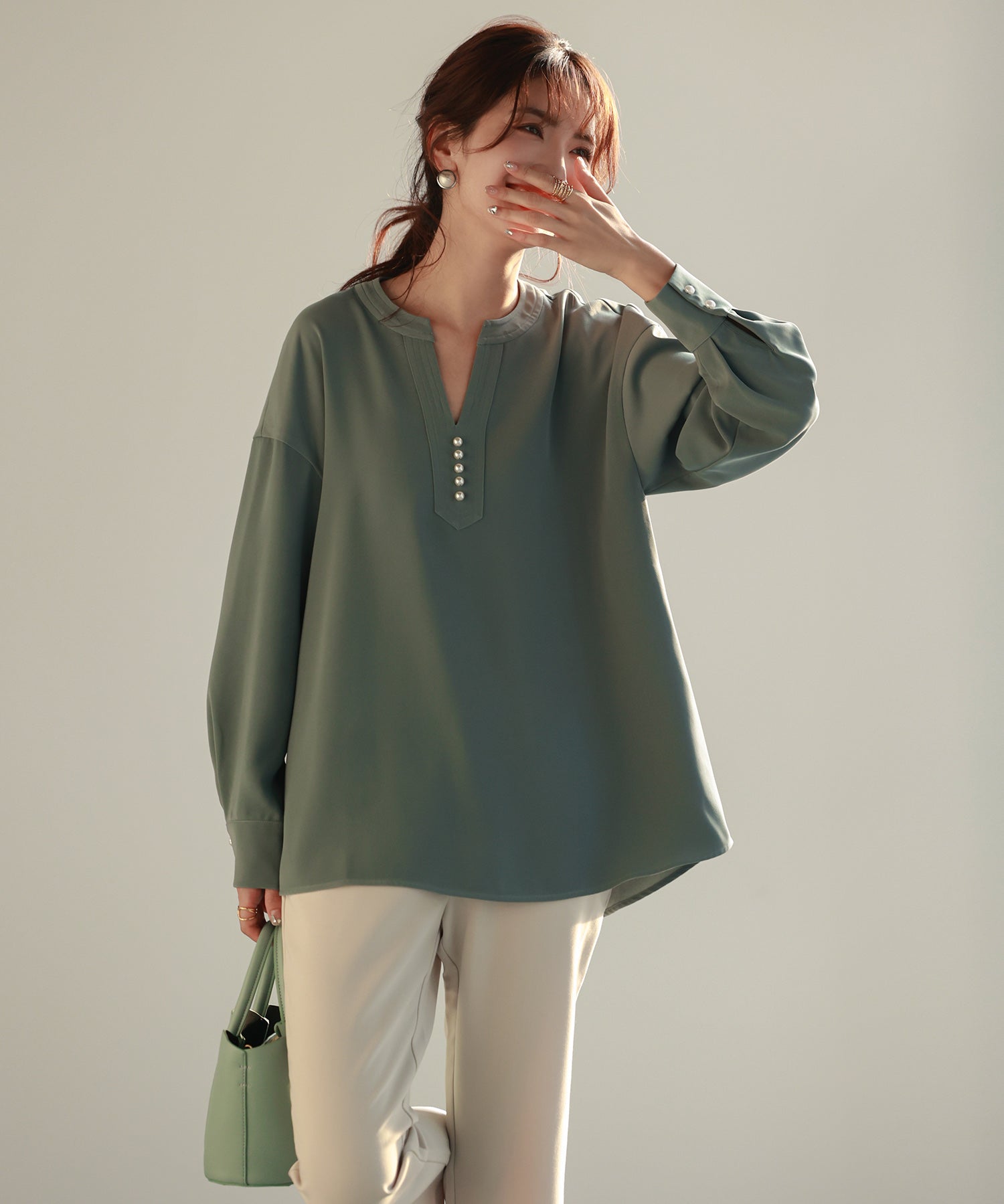 パール付きキーネックブラウスsdp0046 グリーン