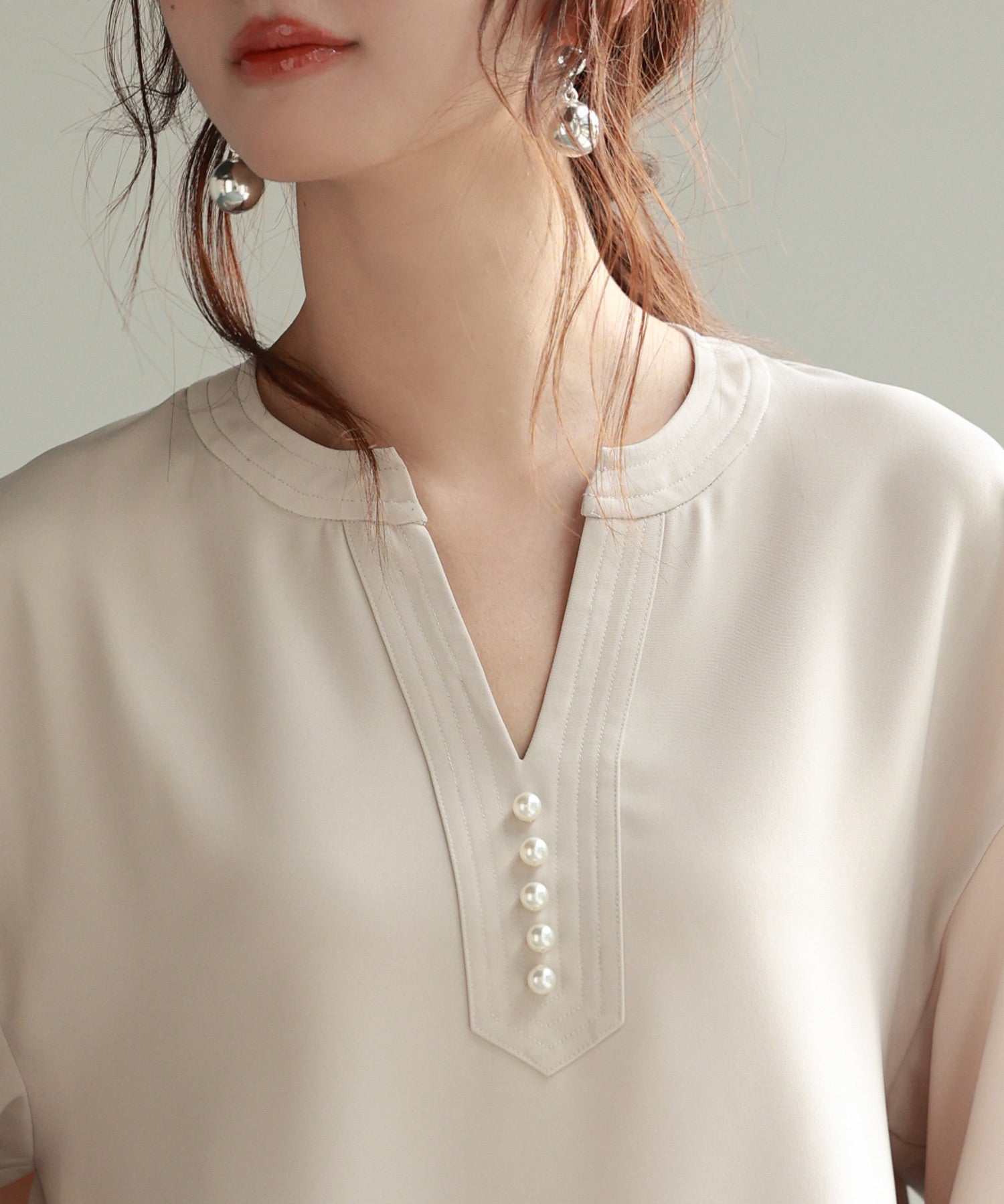 パール付きキーネックブラウスsdp0046 アイボリー