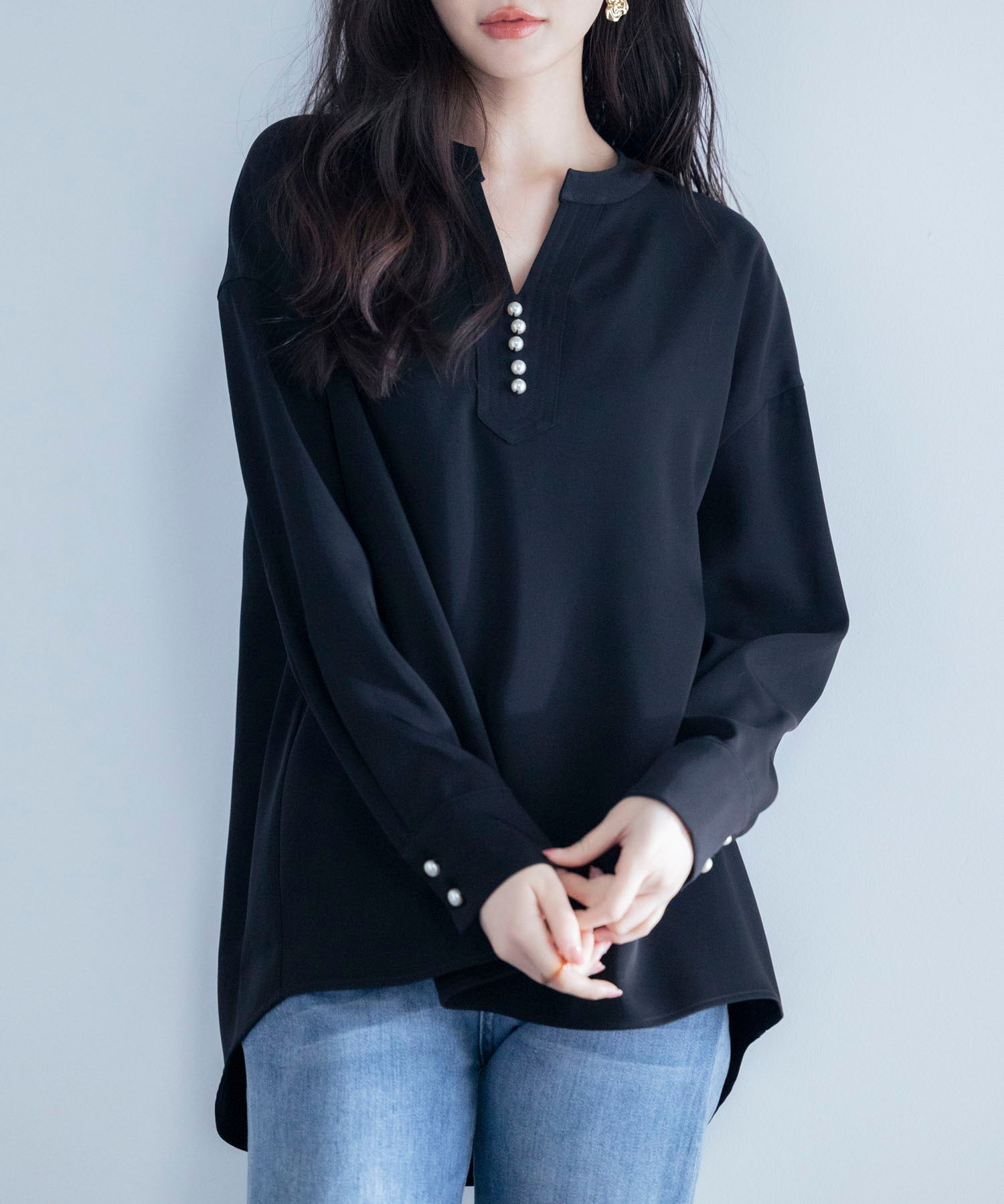 パール付きキーネックブラウスsdp0046 ブラック