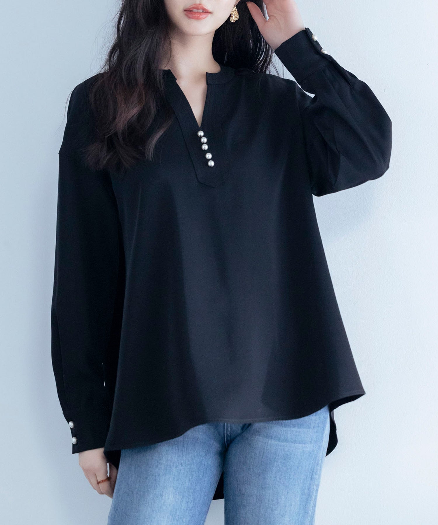パール付きキーネックブラウスsdp0046 ブラック