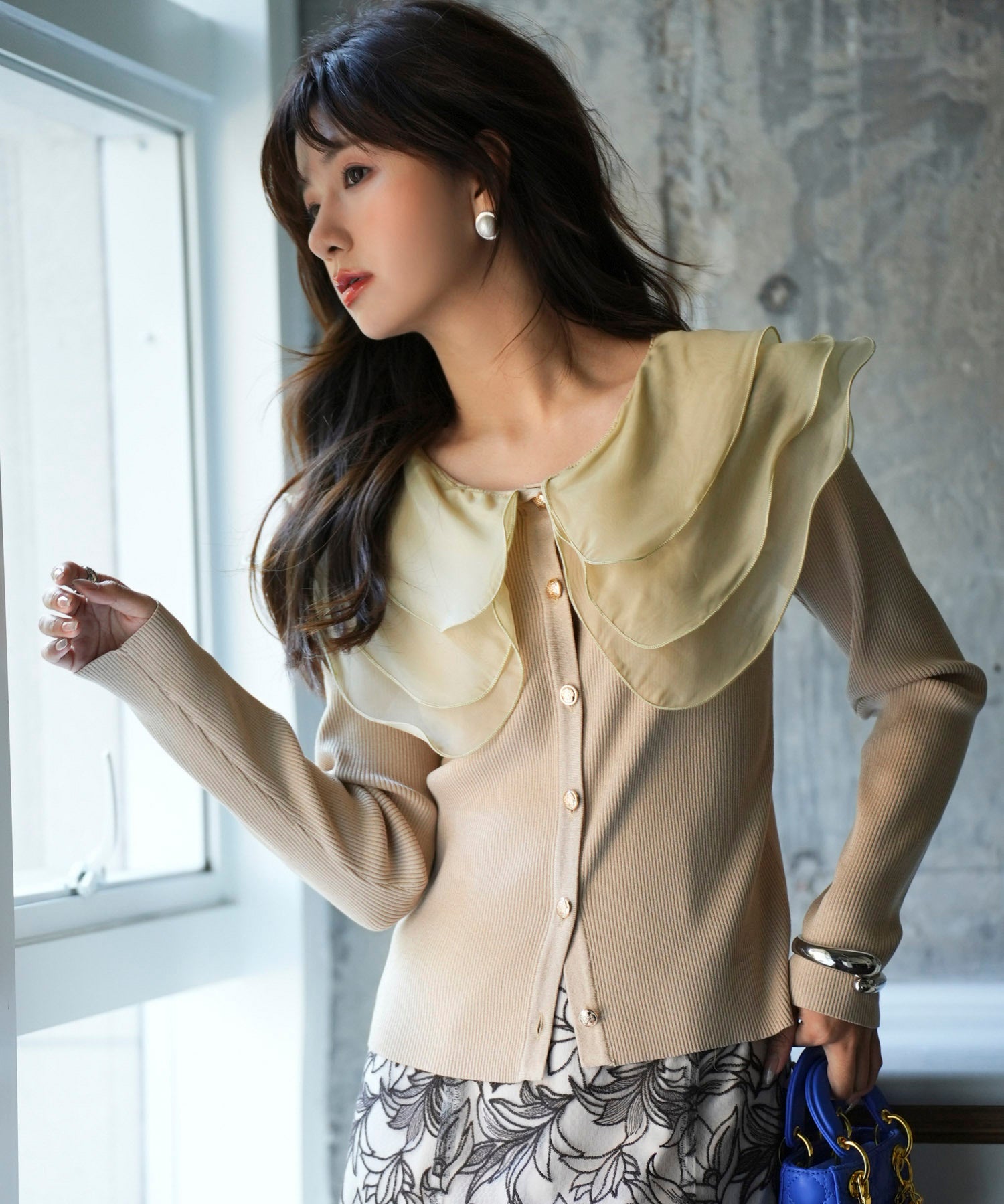 フリル襟とリブニットがドッキングしたプルオーバーsdp0075 ベージュ