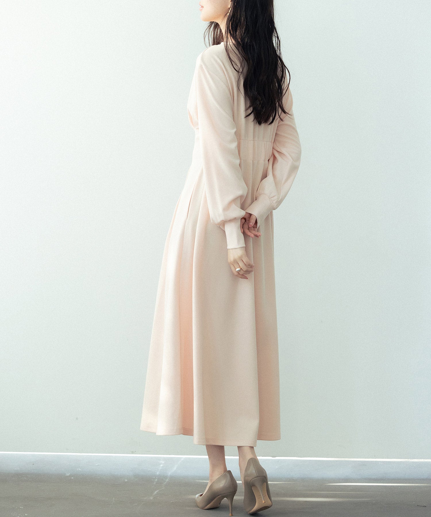 タックデザインミモレ丈カットソーワンピースsdp0087b ベージュ