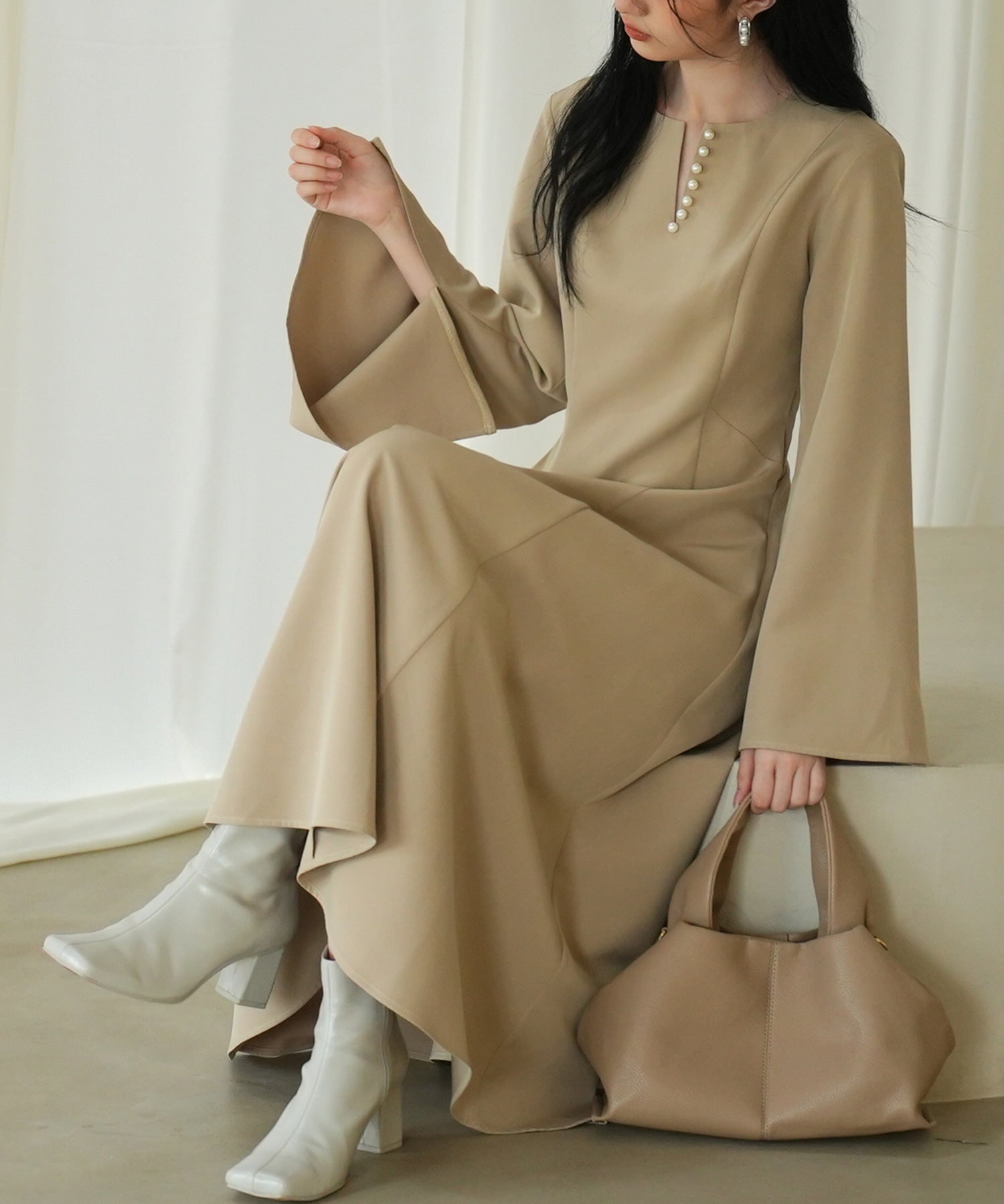 パール付きキーネックフレアワンピースsdp0106 ベージュ