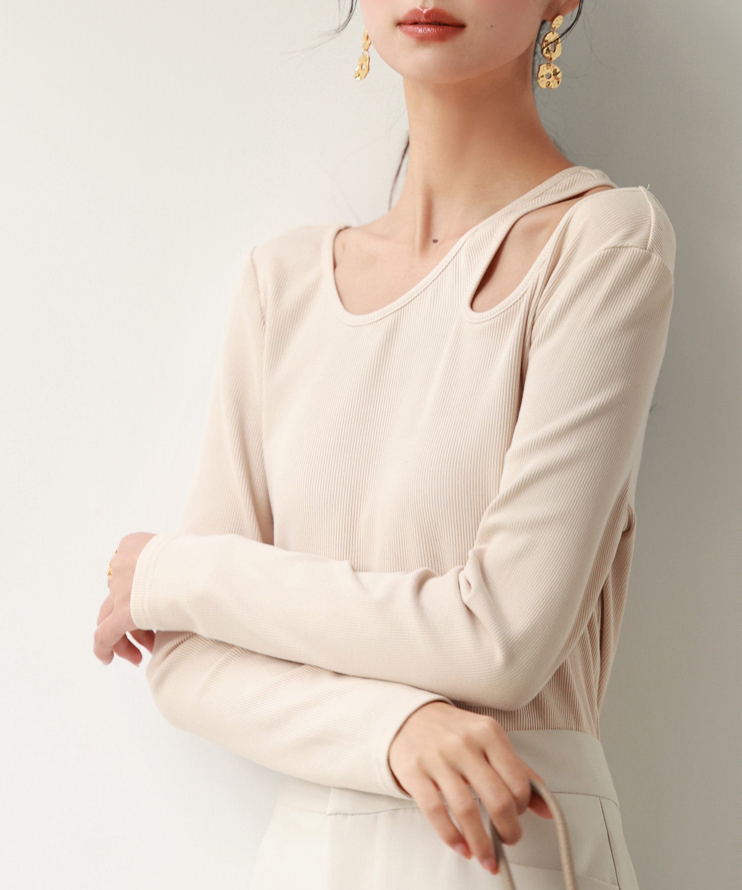 カットアウトリブカットソートップスsdp0120 ベージュ