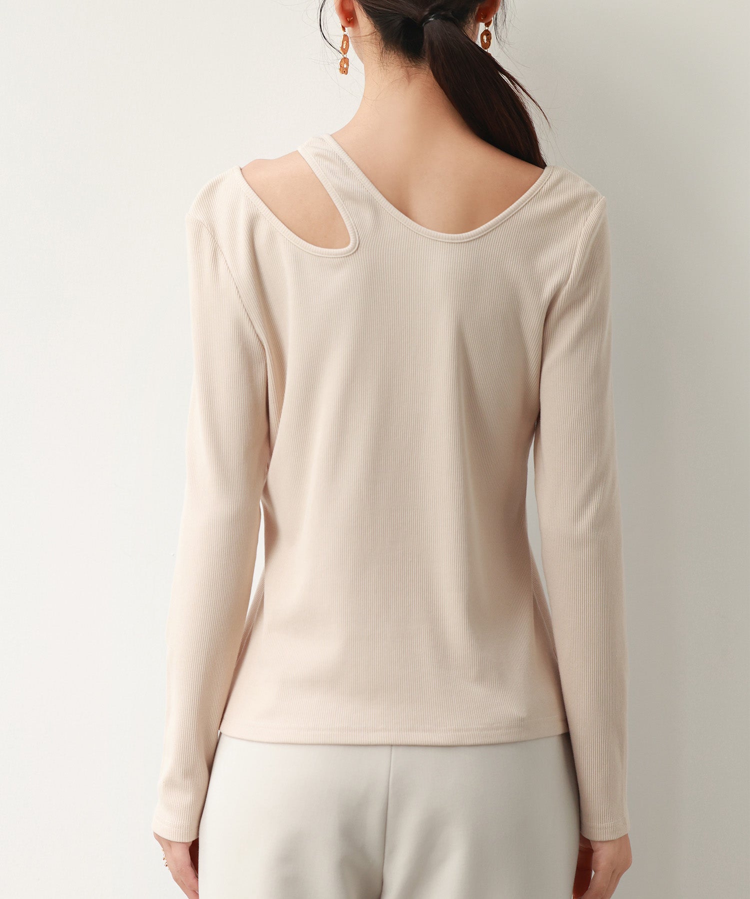 カットアウトリブカットソートップスsdp0120 ベージュ