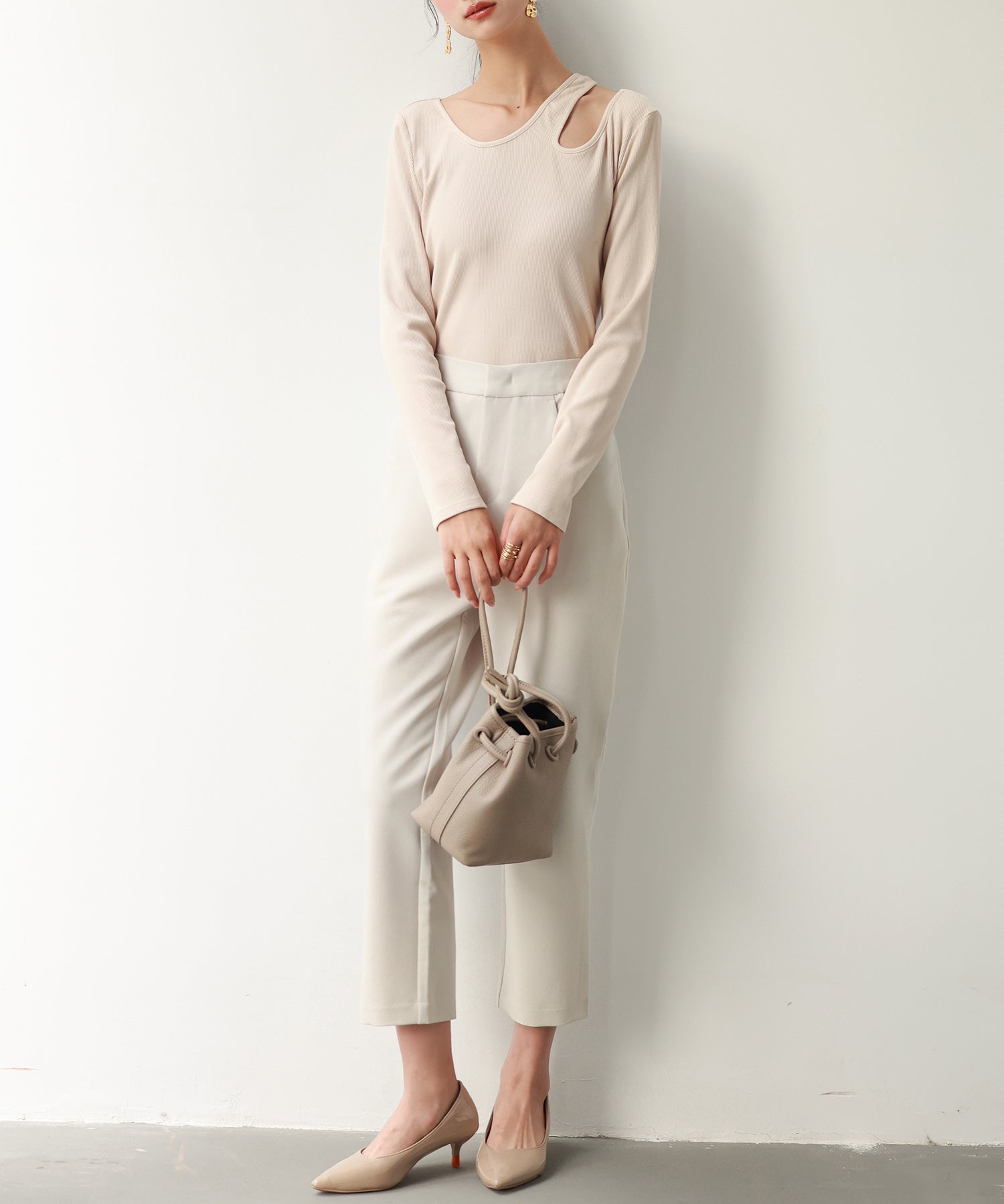 カットアウトリブカットソートップスsdp0120 ベージュ