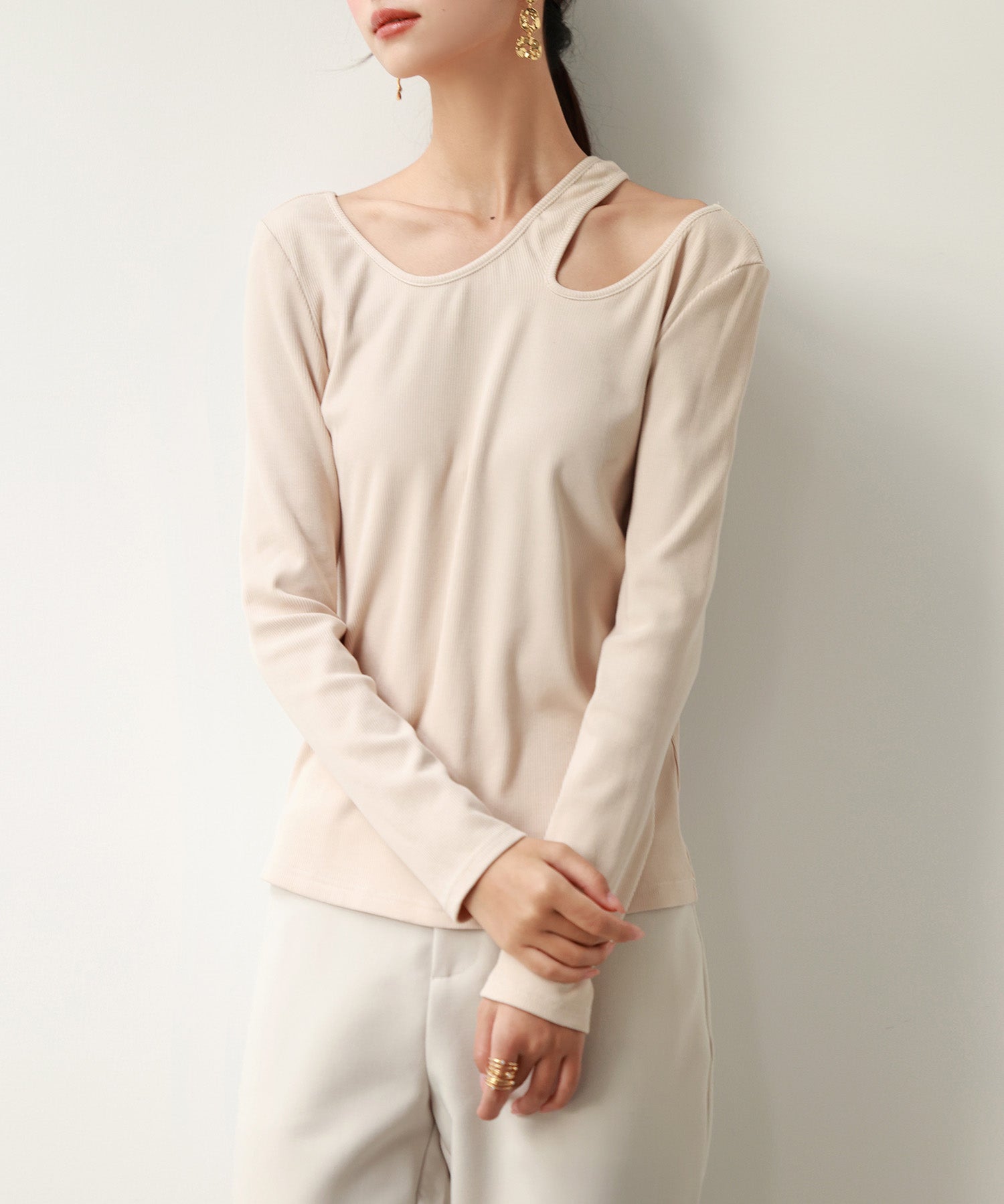 カットアウトリブカットソートップスsdp0120 ベージュ