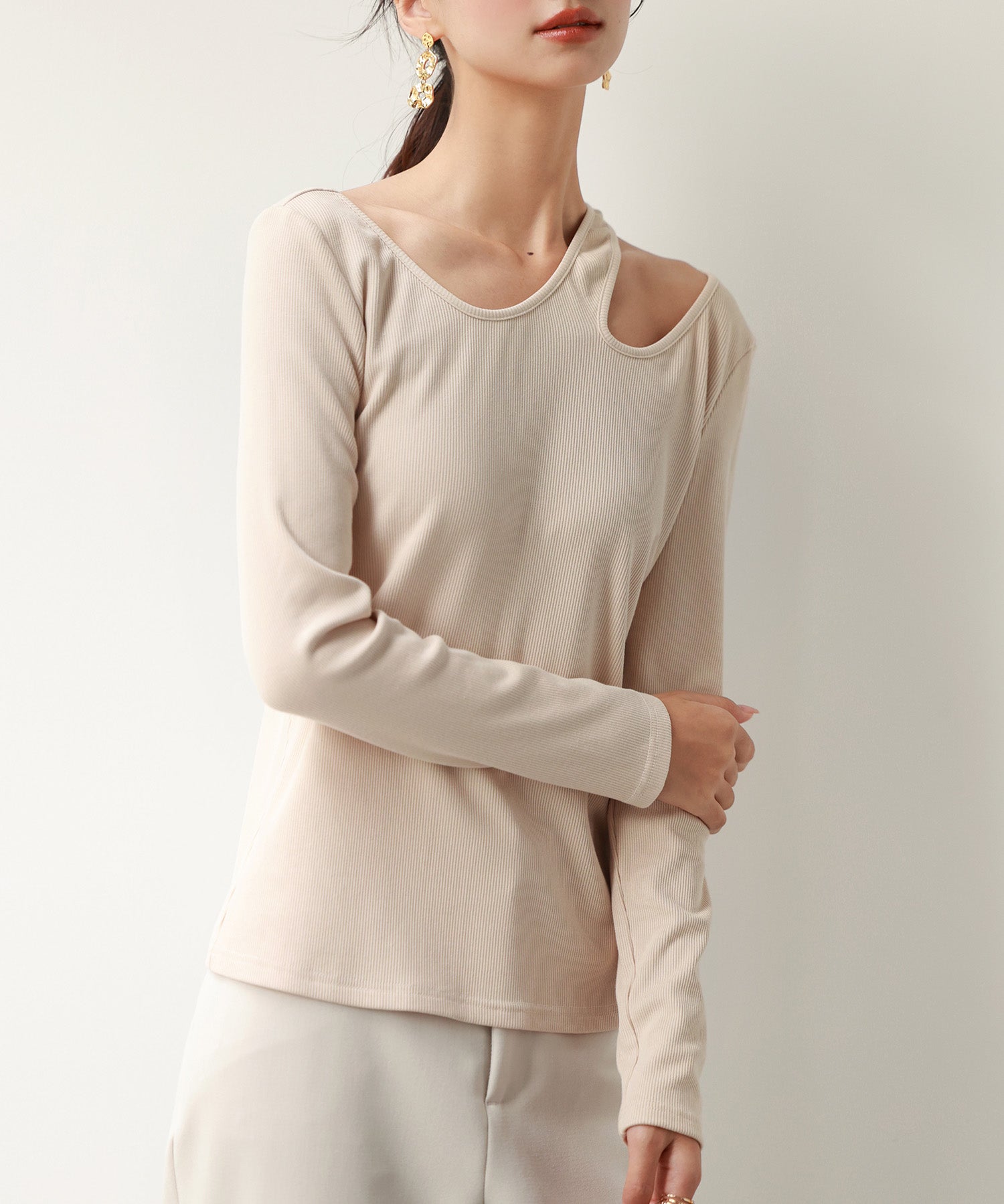 カットアウトリブカットソートップスsdp0120 ベージュ