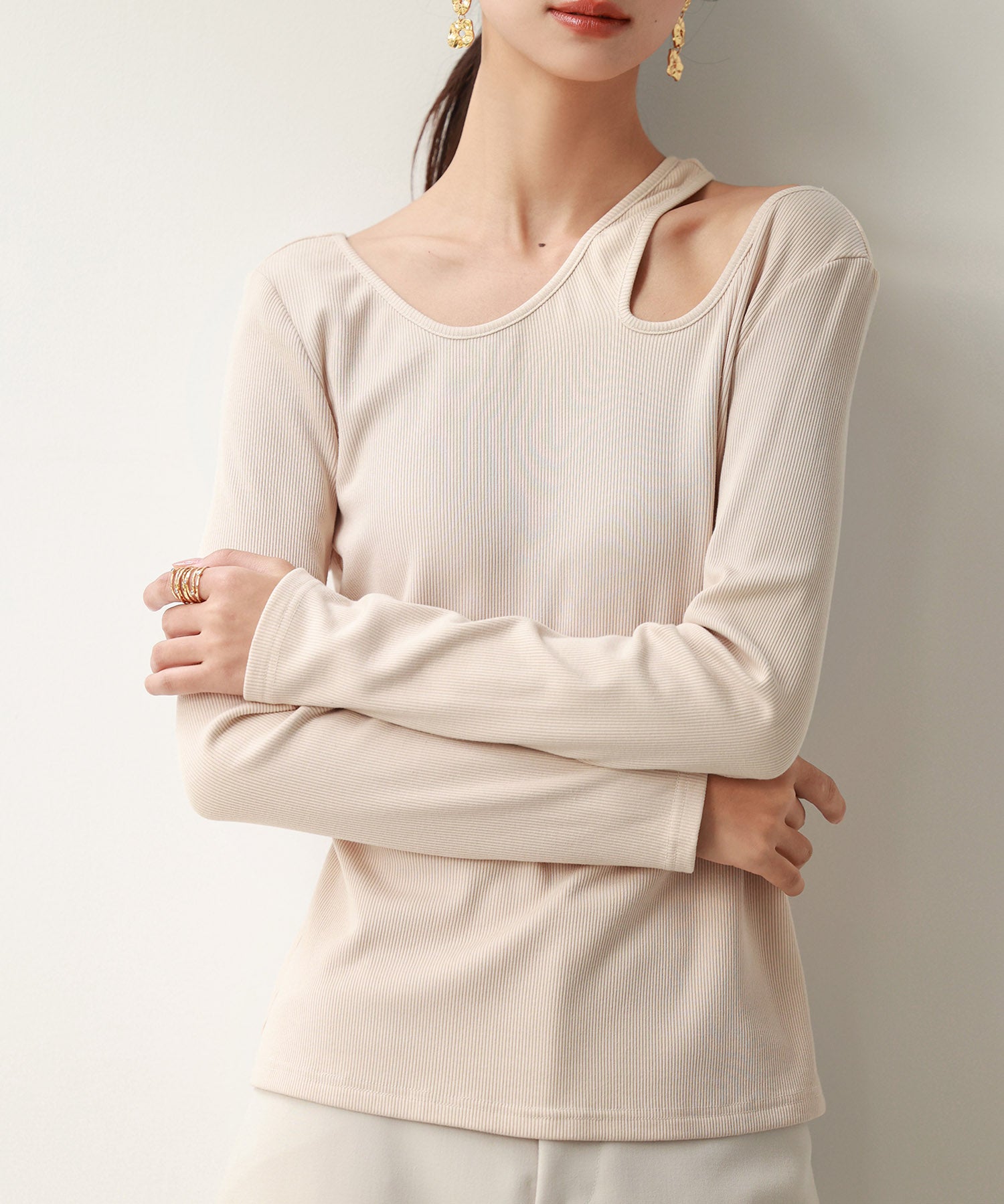 カットアウトリブカットソートップスsdp0120 ベージュ