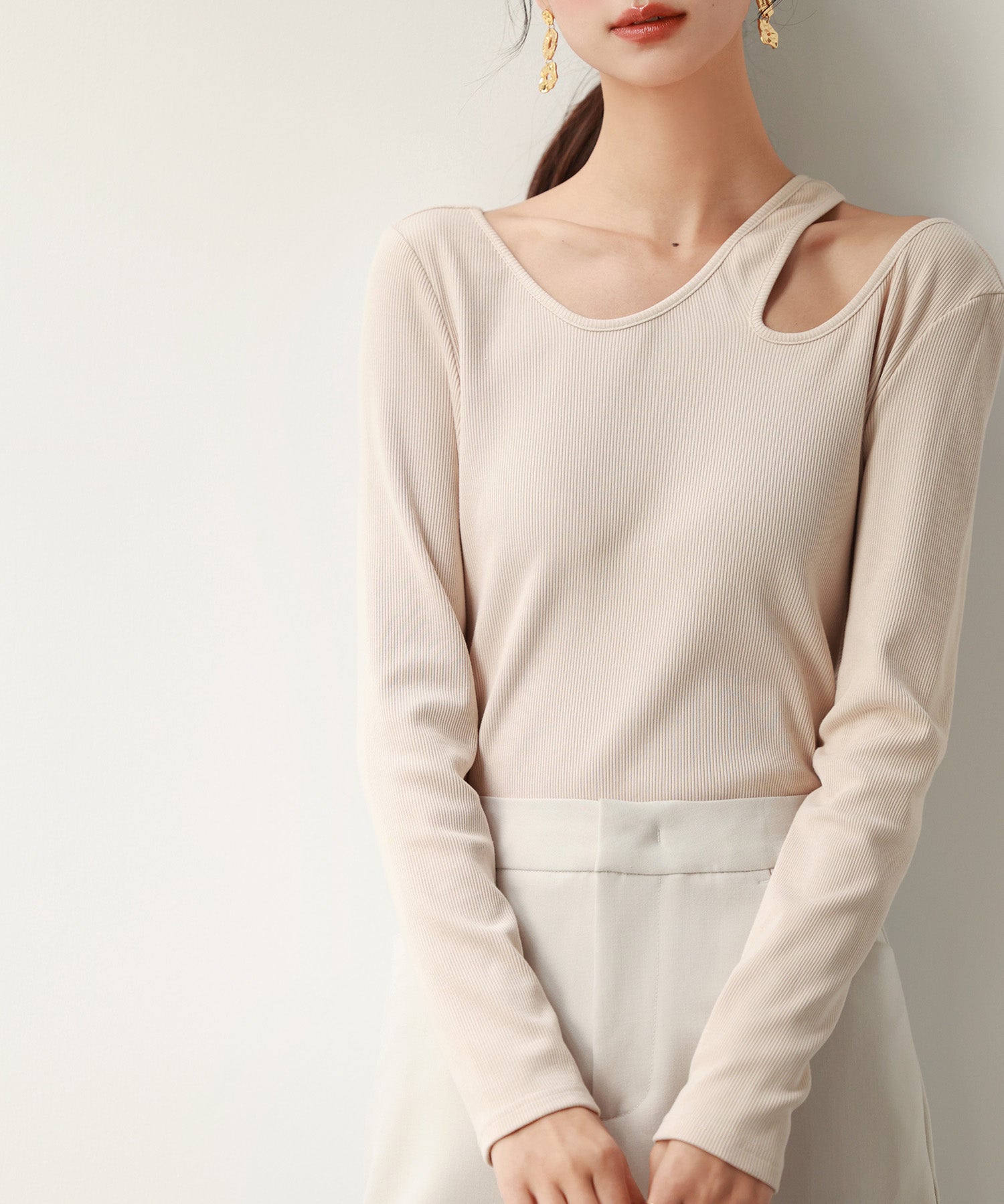 カットアウトリブカットソートップスsdp0120 ベージュ