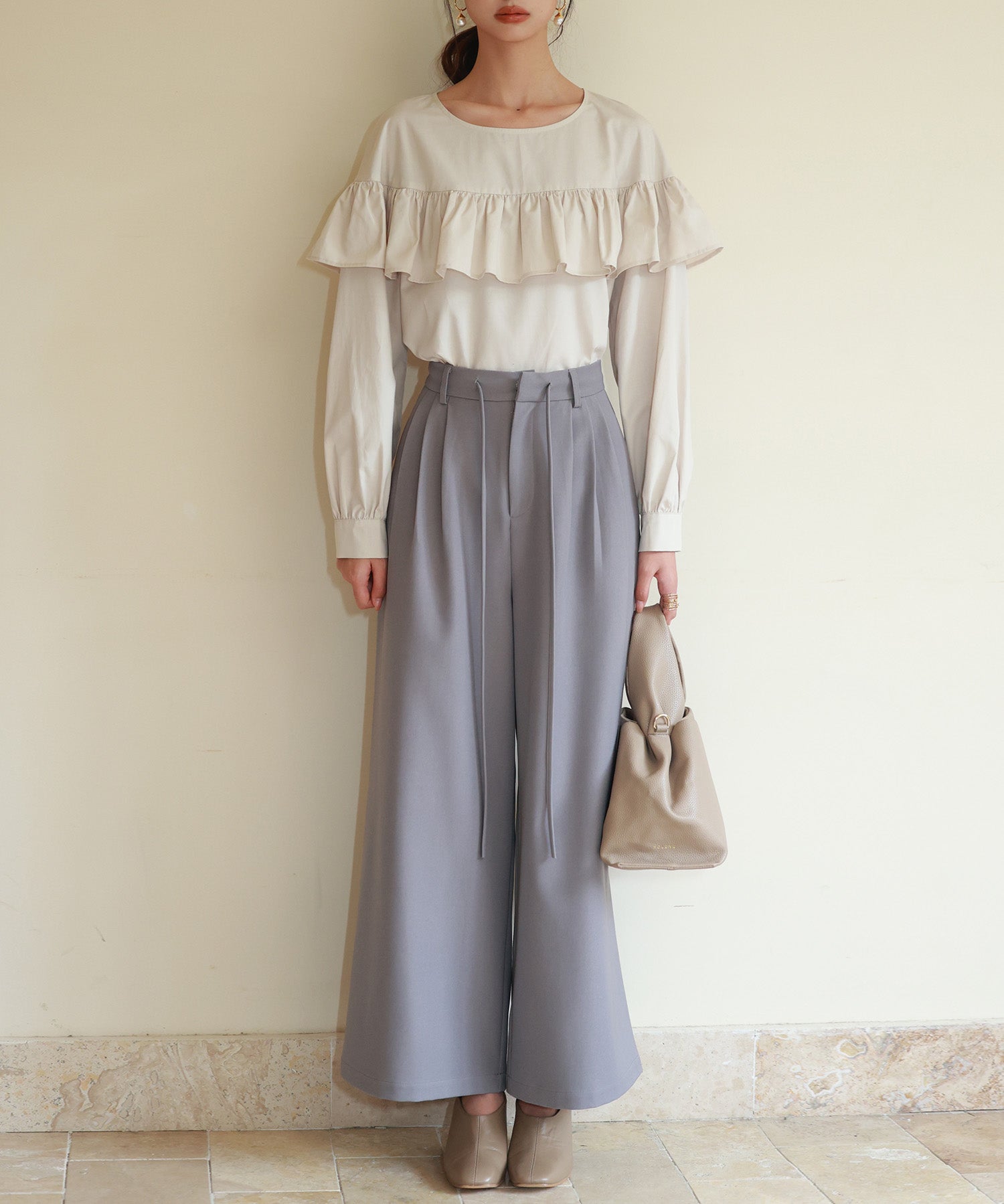 ケープ風フリルクルーネックブラウスsdp0121 ベージュ