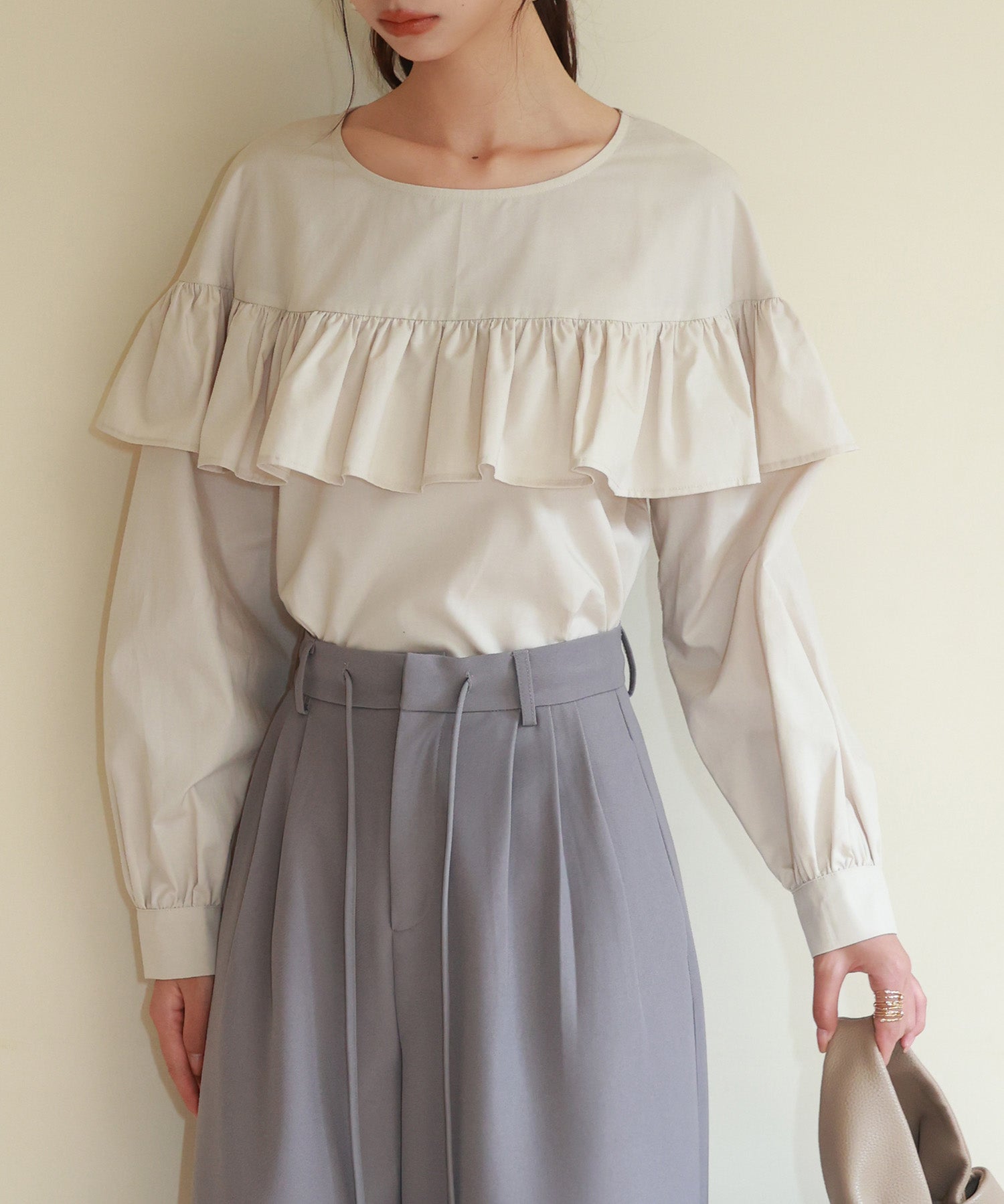 ケープ風フリルクルーネックブラウスsdp0121 ベージュ