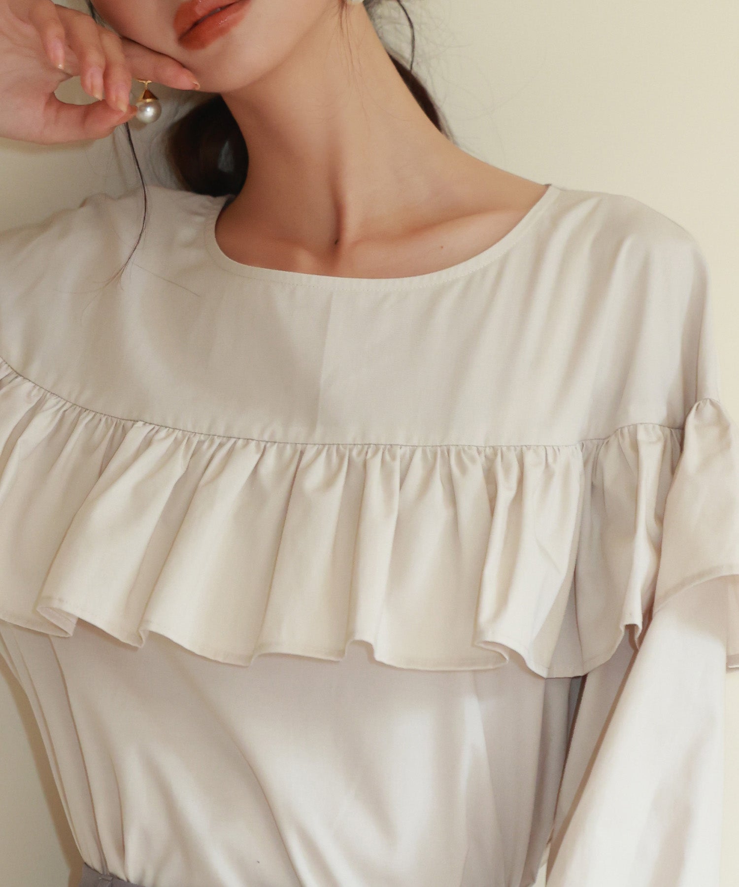 ケープ風フリルクルーネックブラウスsdp0121 ベージュ