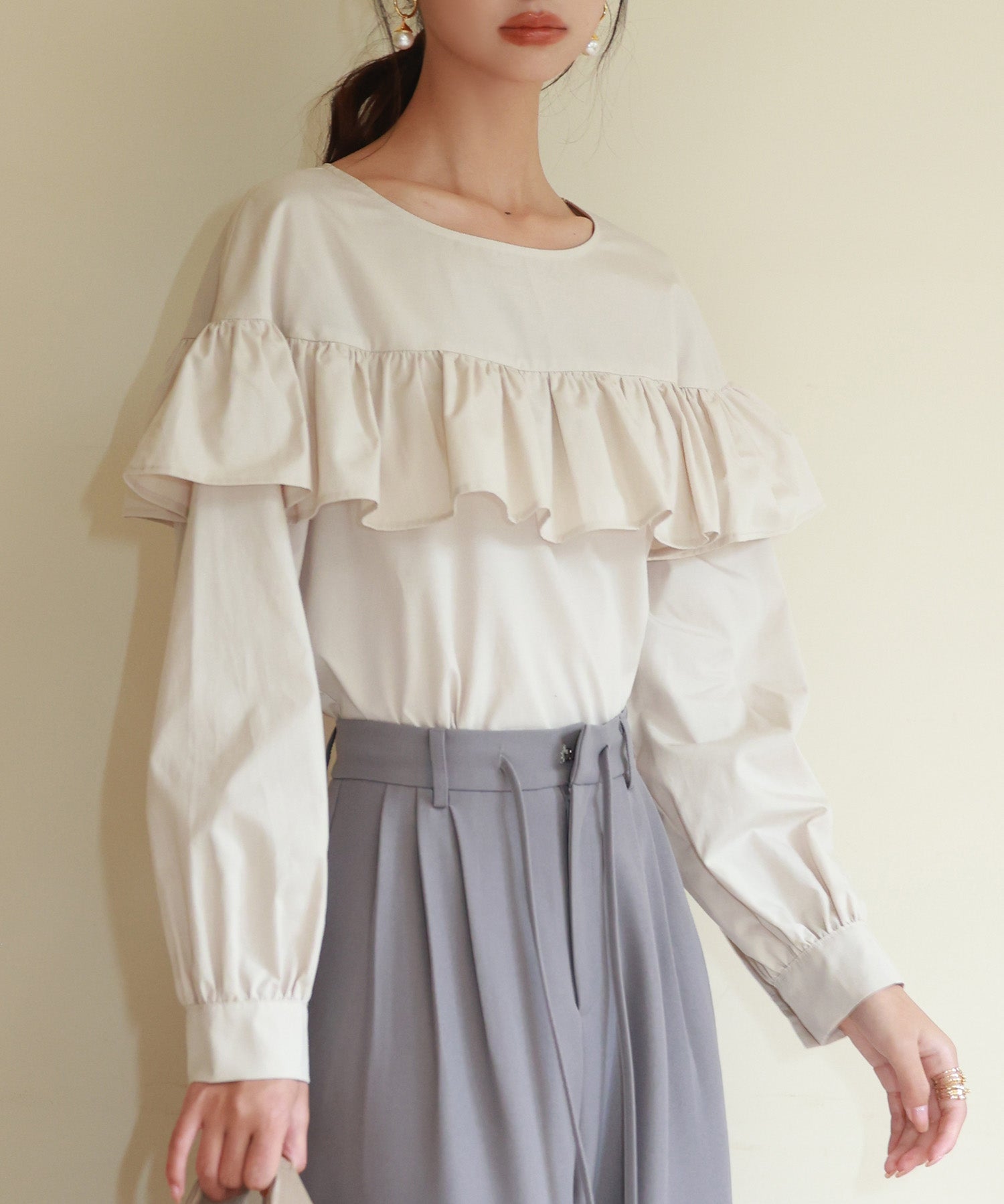 ケープ風フリルクルーネックブラウスsdp0121 ベージュ