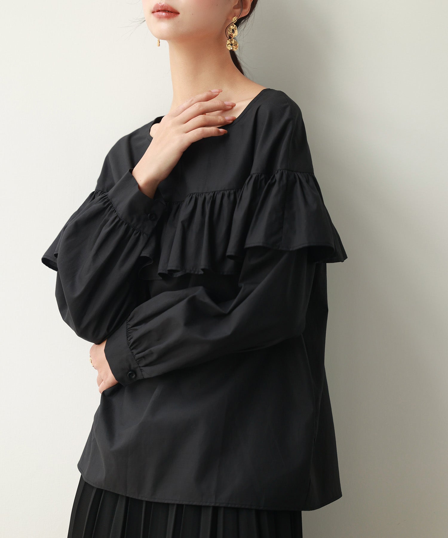 ケープ風フリルクルーネックブラウスsdp0121 ブラック