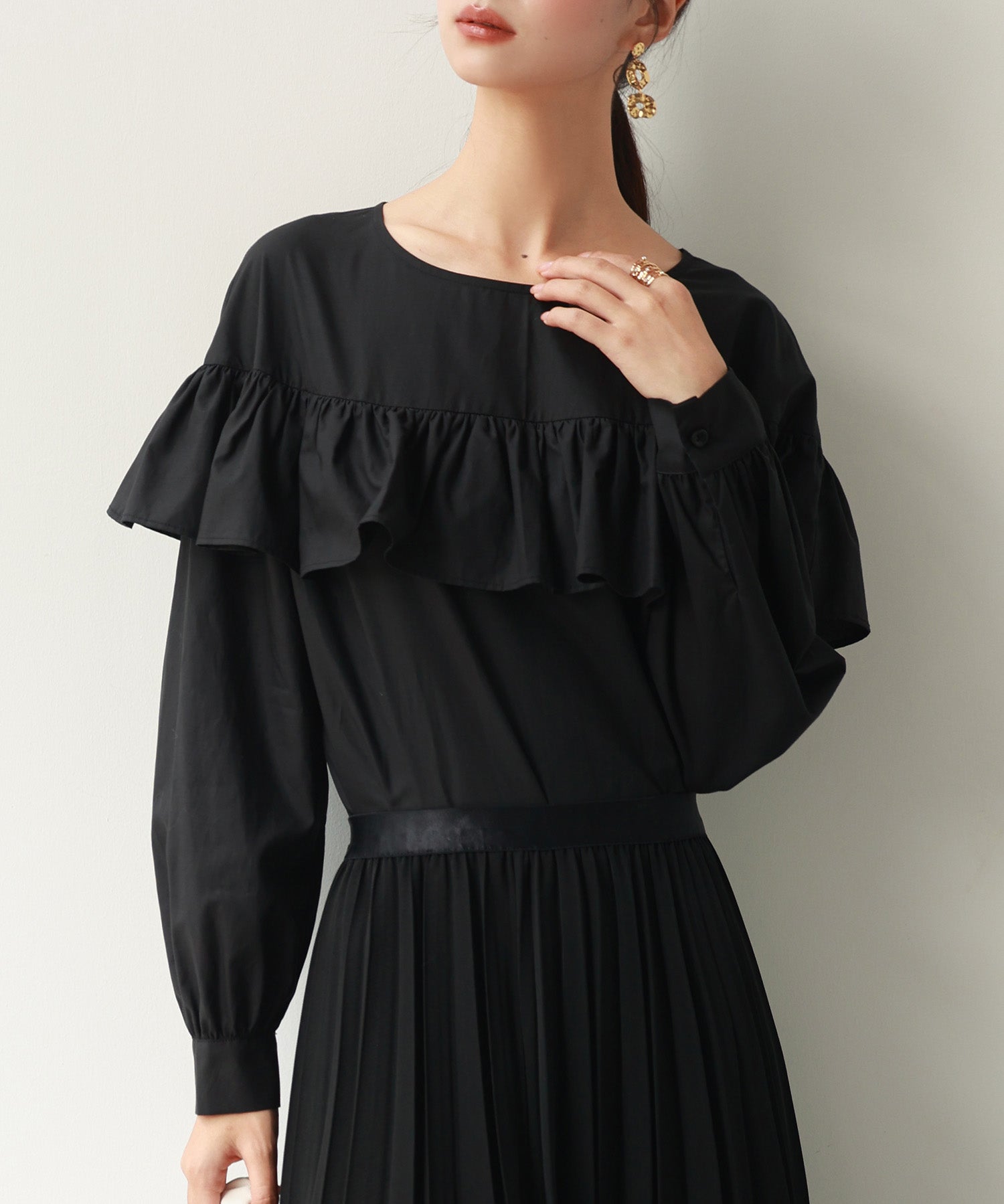 ケープ風フリルクルーネックブラウスsdp0121 ブラック
