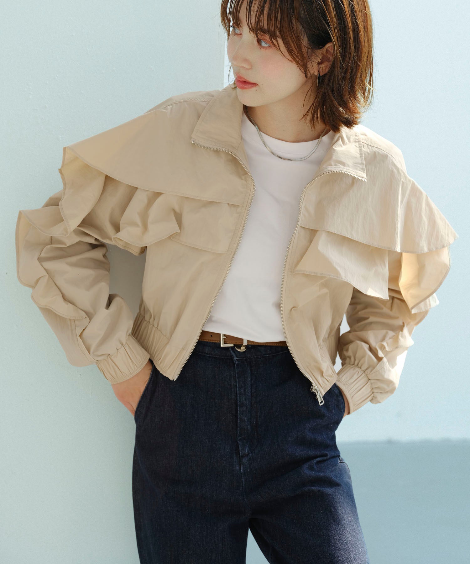 スタンドカラーフリルショート丈ブルゾンsdp0171 ベージュ