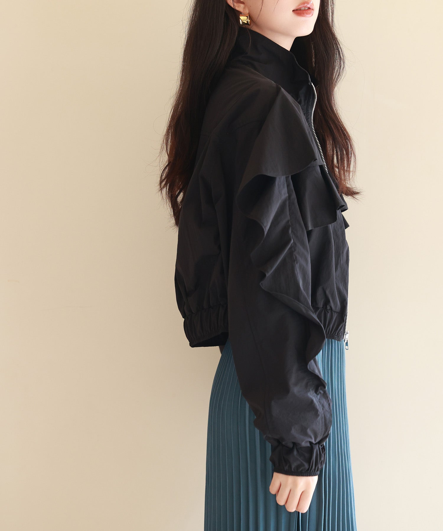 スタンドカラーフリルショート丈ブルゾンsdp0171 ブラック