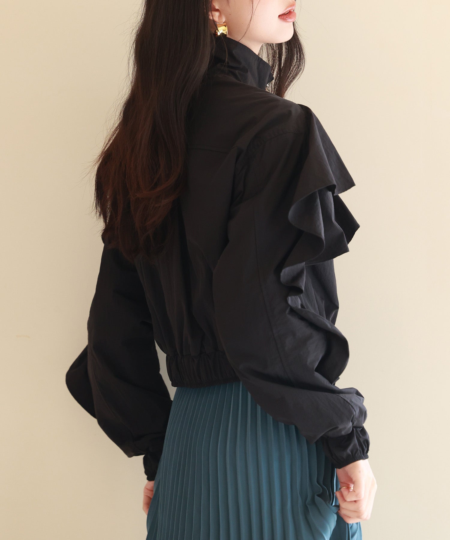 スタンドカラーフリルショート丈ブルゾンsdp0171 ブラック