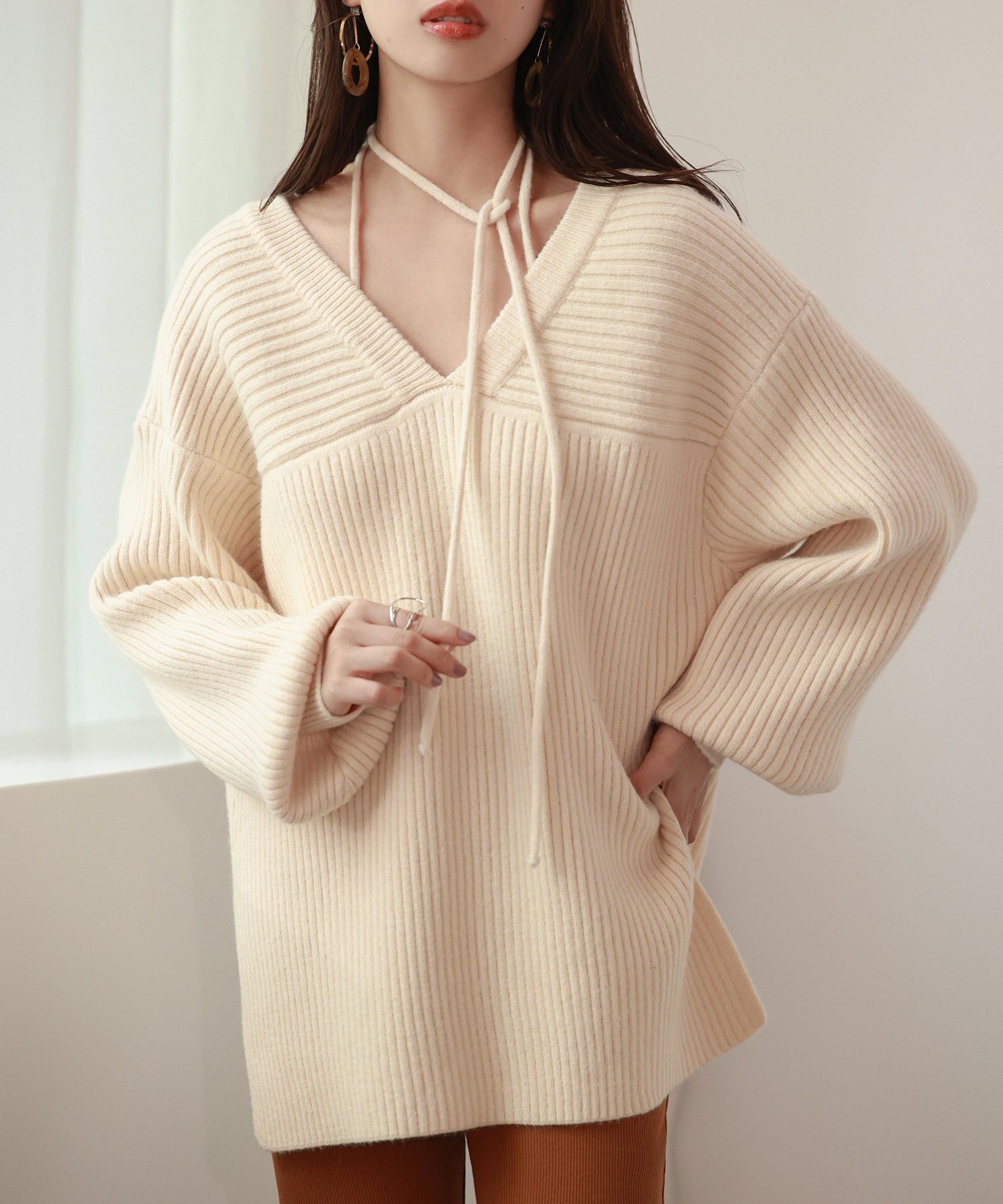 コーデの主役になる紐リボン付きリブニットsdpxyf7050 アイボリー