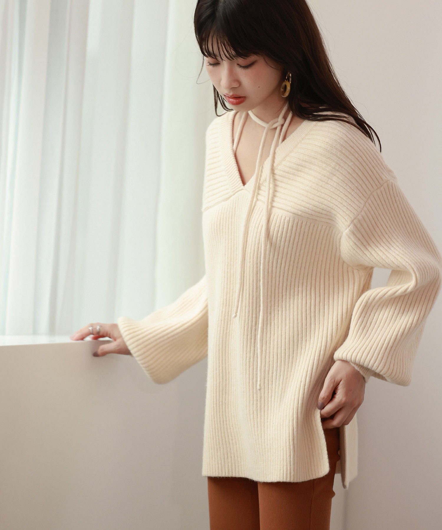 コーデの主役になる紐リボン付きリブニットsdpxyf7050 アイボリー