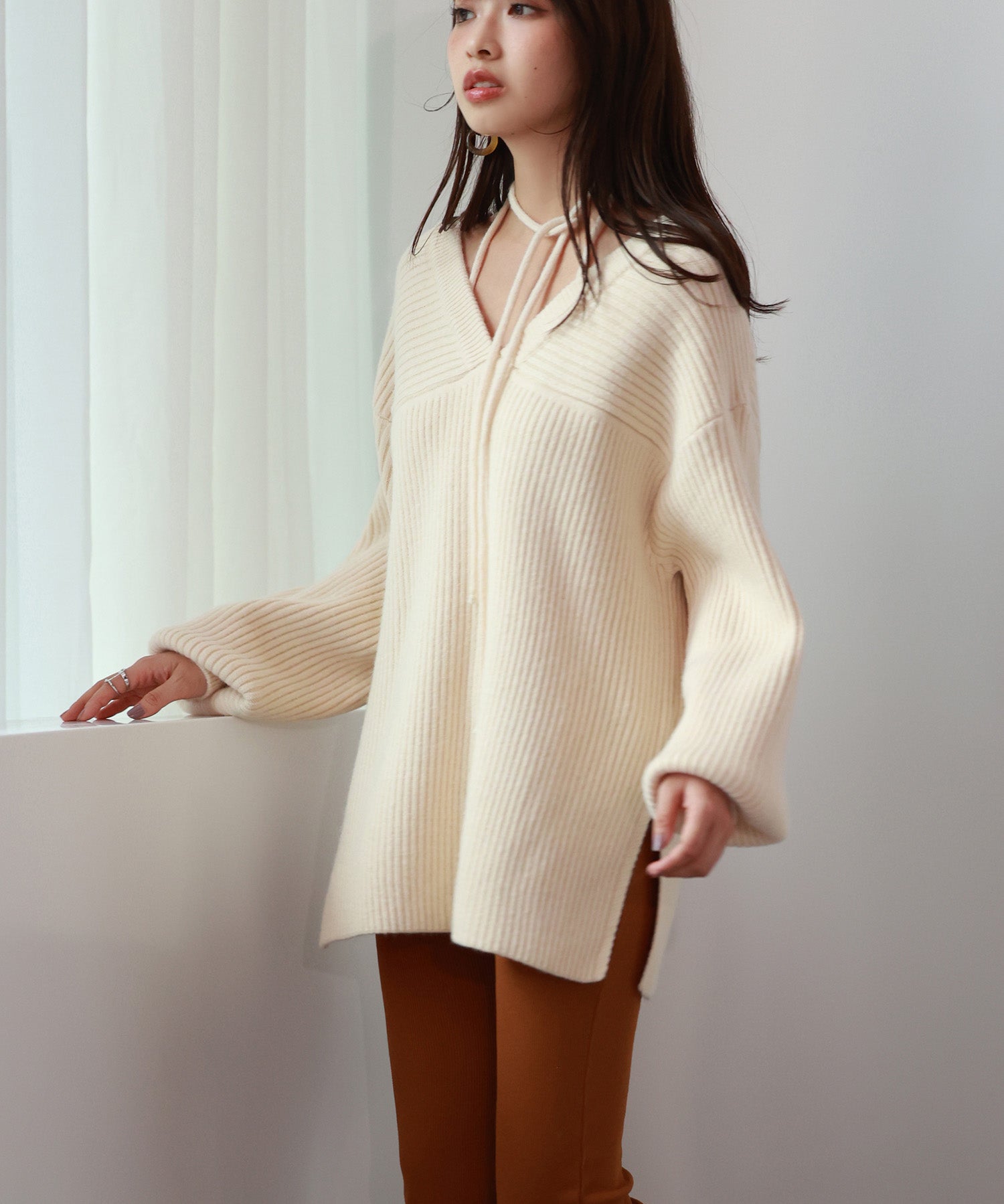 コーデの主役になる紐リボン付きリブニットsdpxyf7050 アイボリー