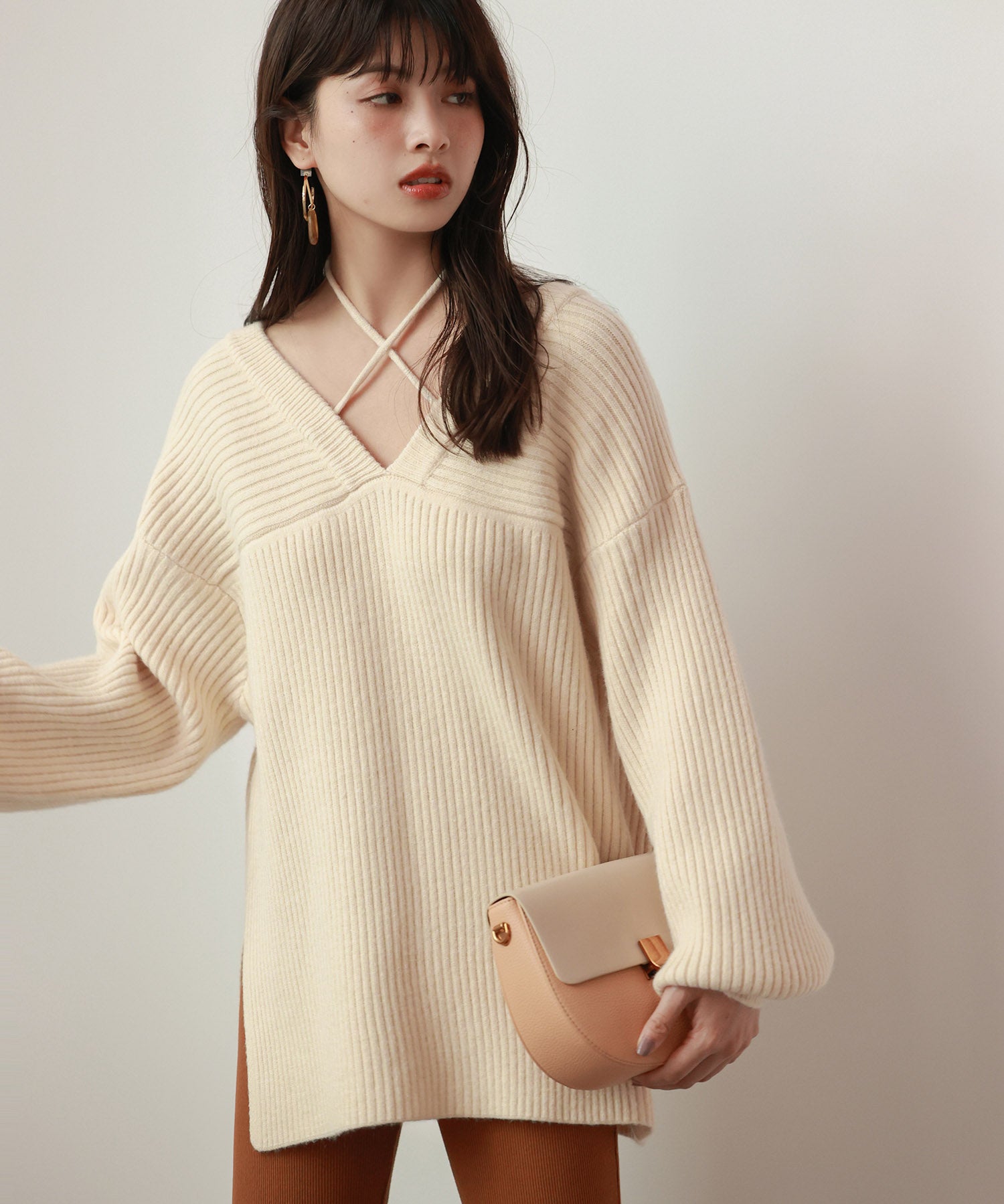 コーデの主役になる紐リボン付きリブニットsdpxyf7050 アイボリー