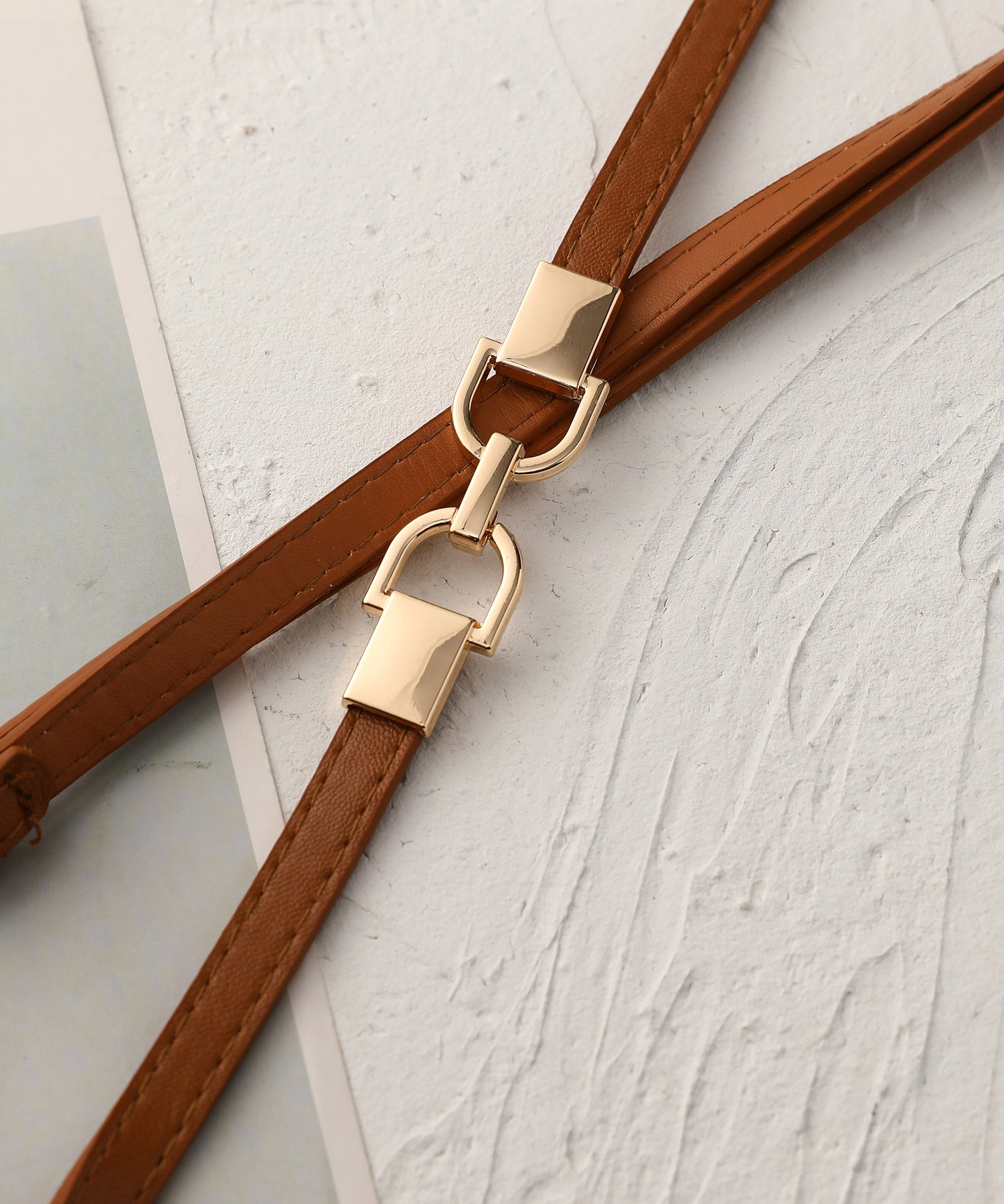 ゴールドバックル細ベルトxyf0002 ブラウン