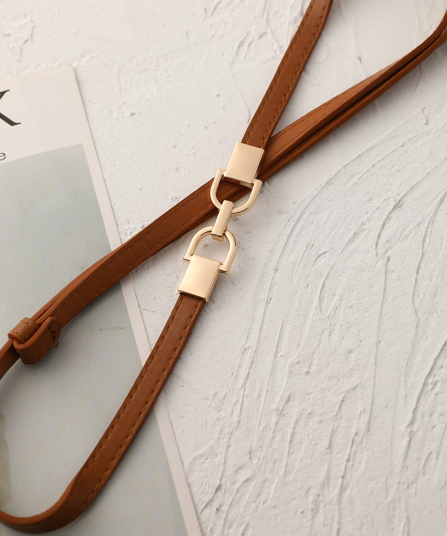 ゴールドバックル細ベルトxyf0002 ブラウン