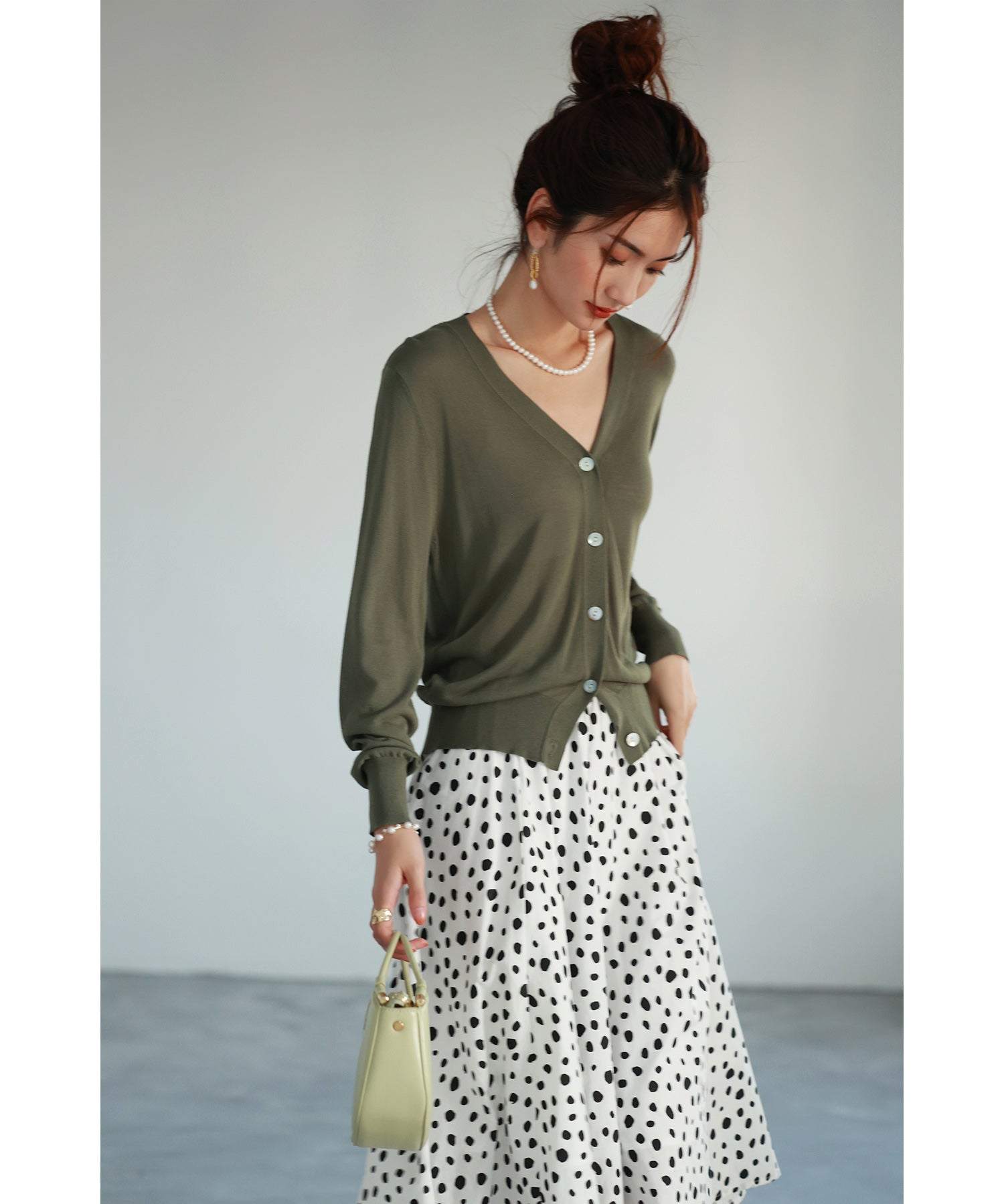 サマーニットVネックカーディガンxyf2080 カーキ