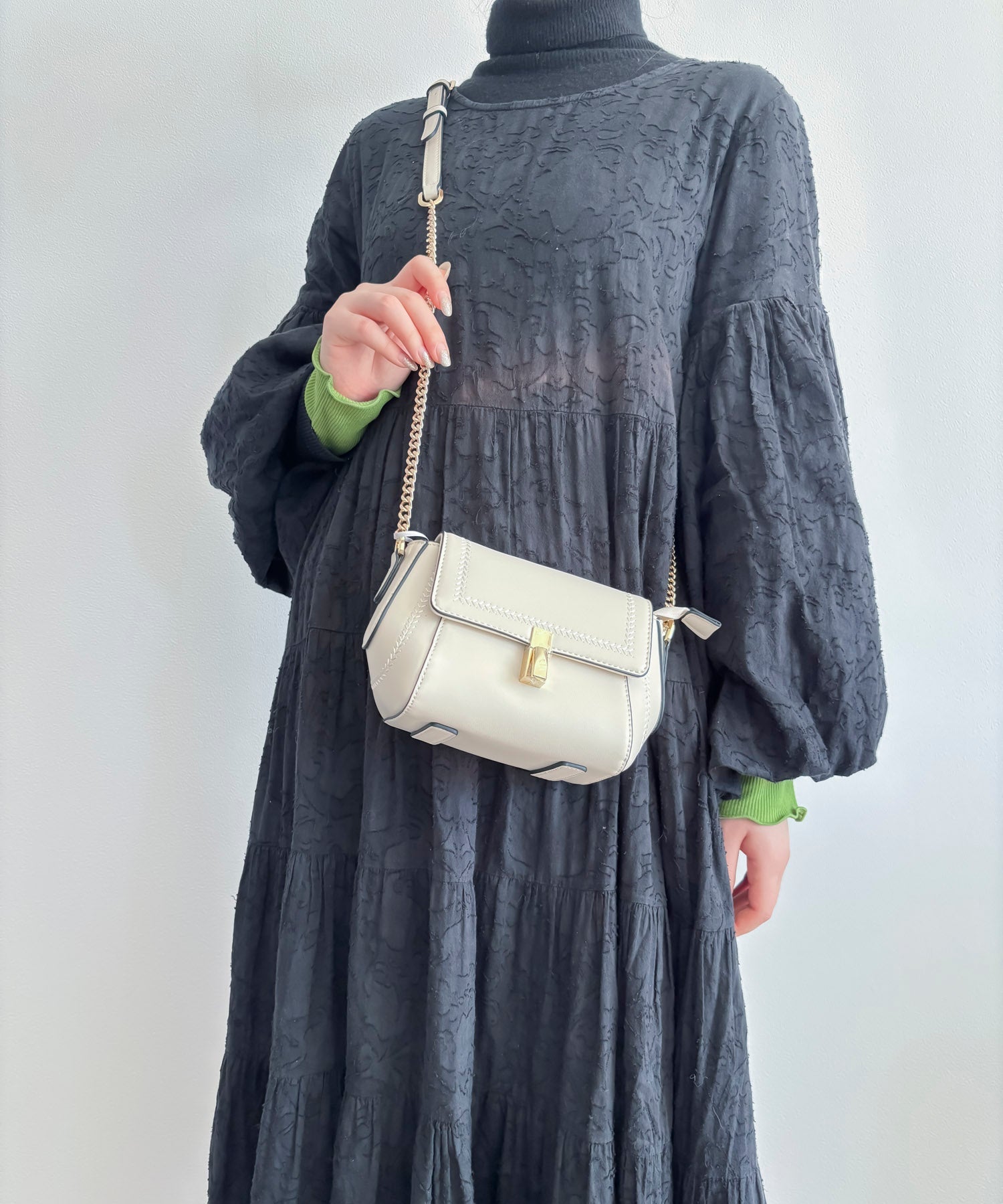 牛床革ミニショルダーバッグ ｜ 全2色