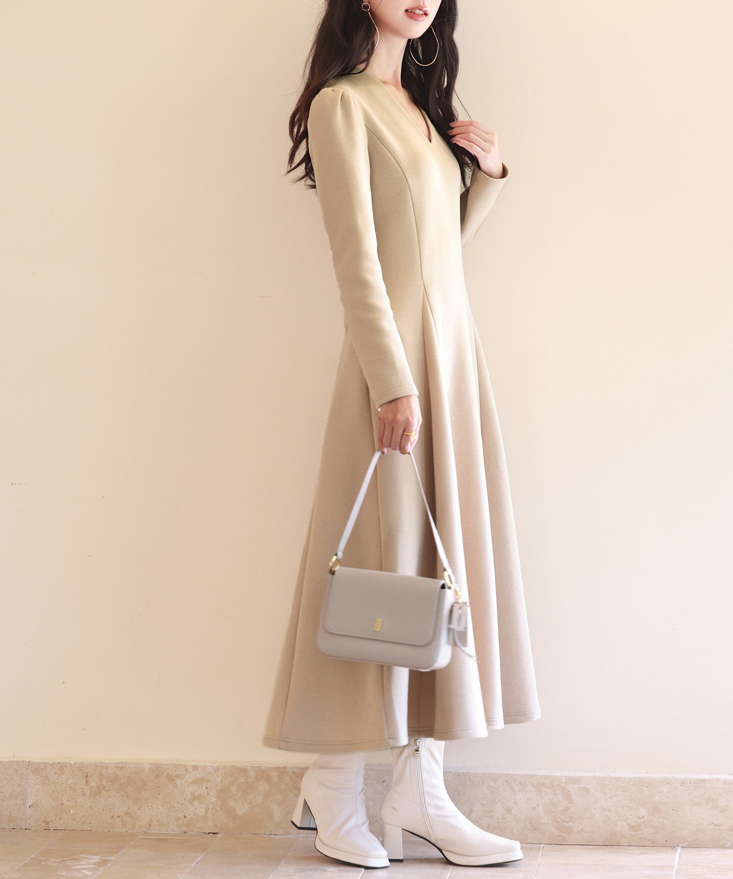 ポンチ素材Vネックゴアードワンピースsdp0177 ベージュ – [公式]SAISON