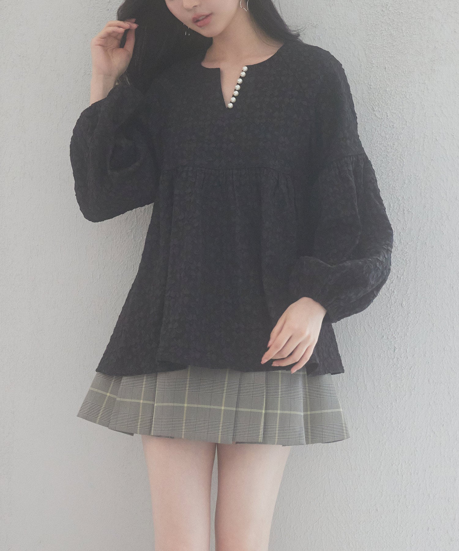 パール付きキーネックふんわりブラウスsdp0220