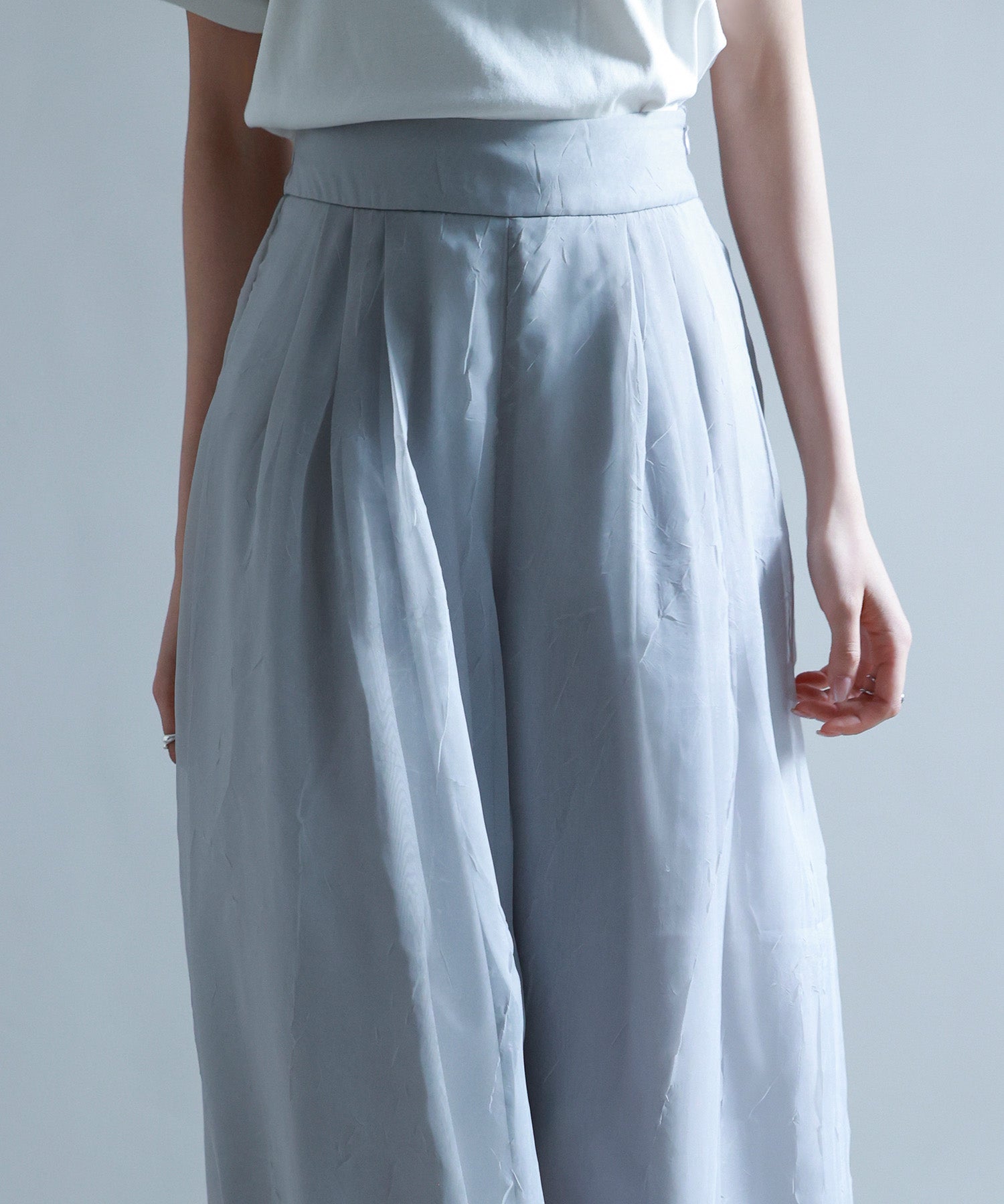 フロントタックシアーワイドパンツsdp0264 ライトグレー – [公式