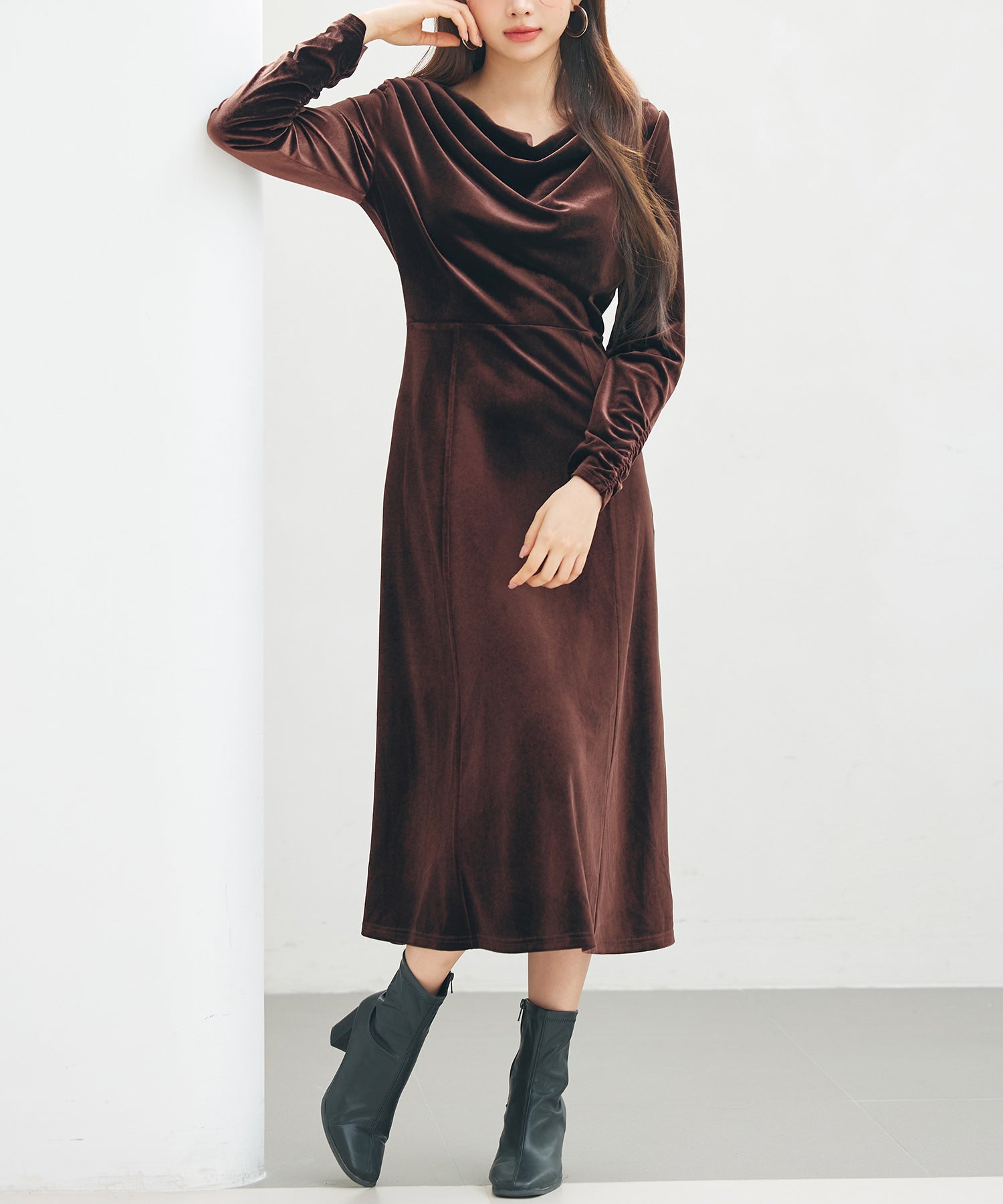 ドレープドネックのベロアワンピースsdp0337 チョコ – [公式]SAISON DE