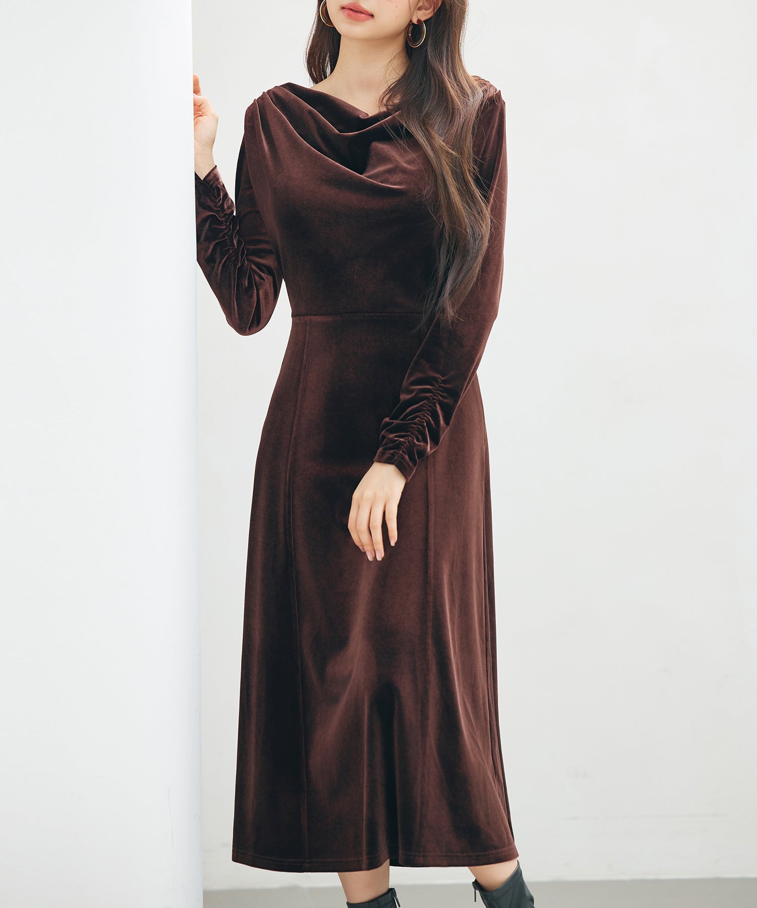 ドレープドネックのベロアワンピースsdp0337 チョコ – [公式]SAISON DE