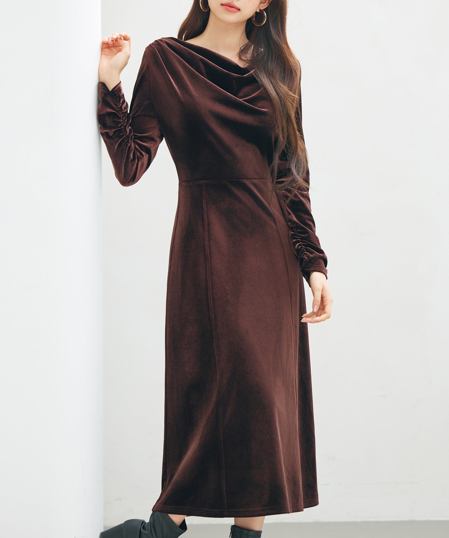 ドレープドネックのベロアワンピースsdp0337 チョコ – [公式]SAISON DE